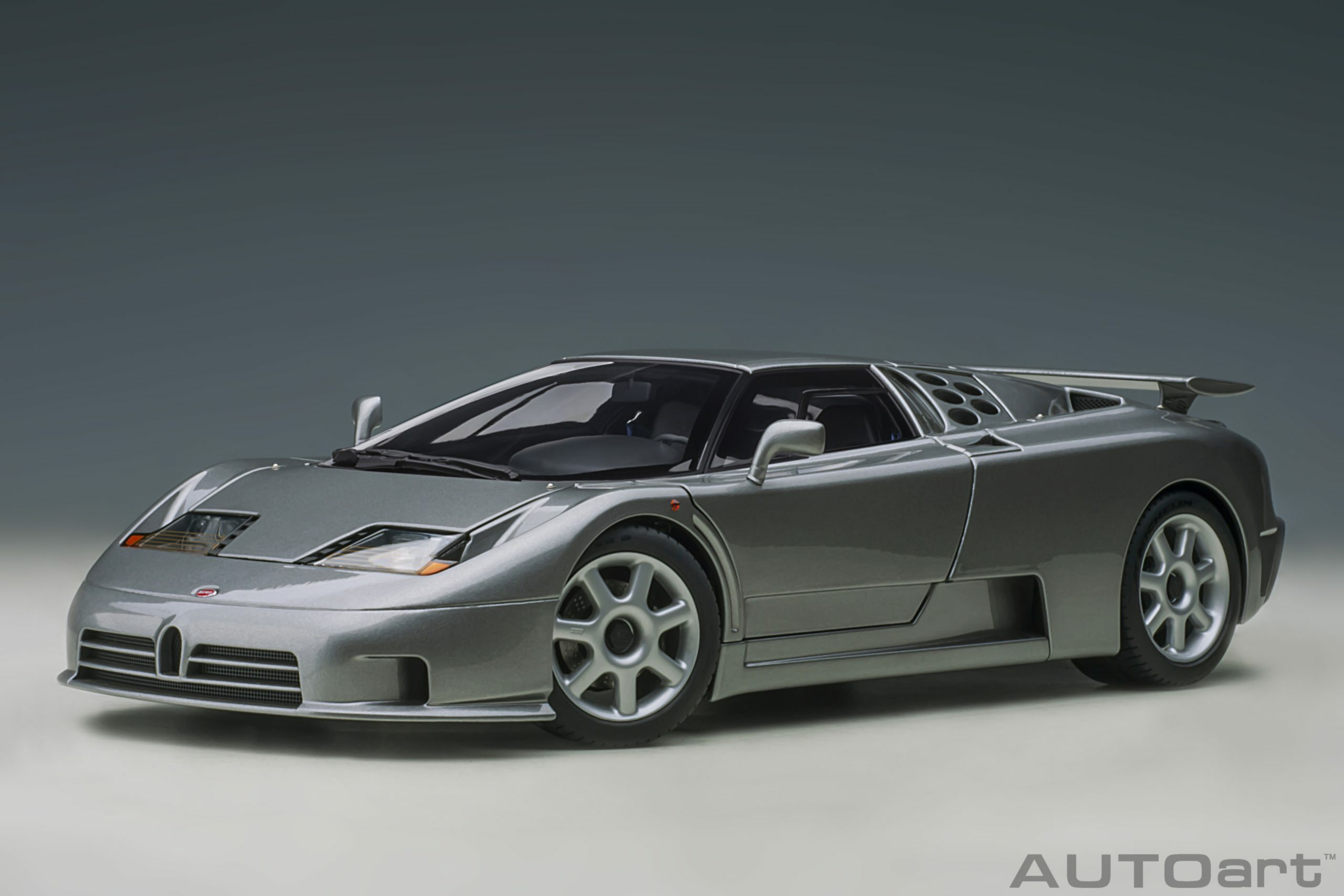 預訂(訂金$300) (預訂價$1656) : 1/18 AUTOART BUGATTI EB110 SS (GRIGIO METALIZZATTO/SILVER) (70916)