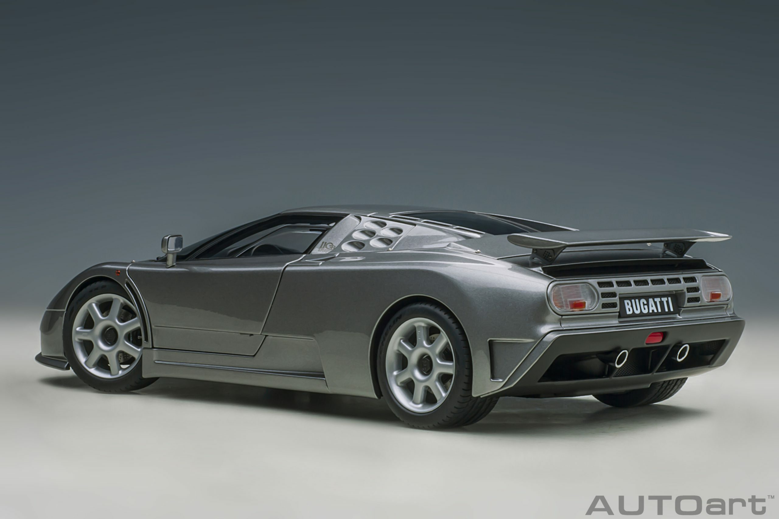 預訂(訂金$300) (預訂價$1656) : 1/18 AUTOART BUGATTI EB110 SS (GRIGIO METALIZZATTO/SILVER) (70916)