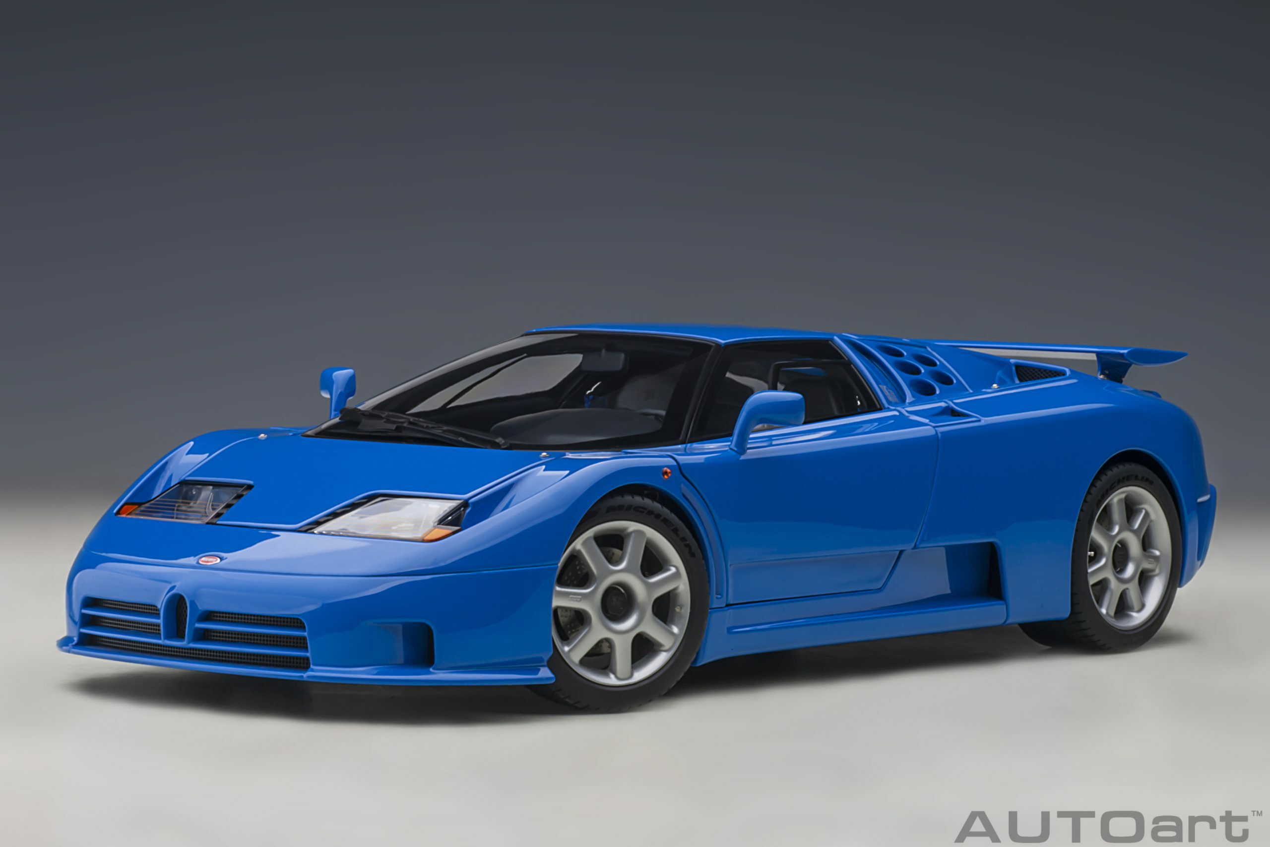 預訂(訂金$300) (預訂價$1656) : 1/18 AUTOART BUGATTI EB110 SS (FRENCH RACING BLUE) (70917)