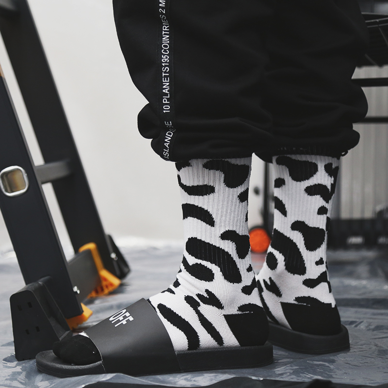 【SCFK017】街頭搞怪黑白乳牛設計長襪