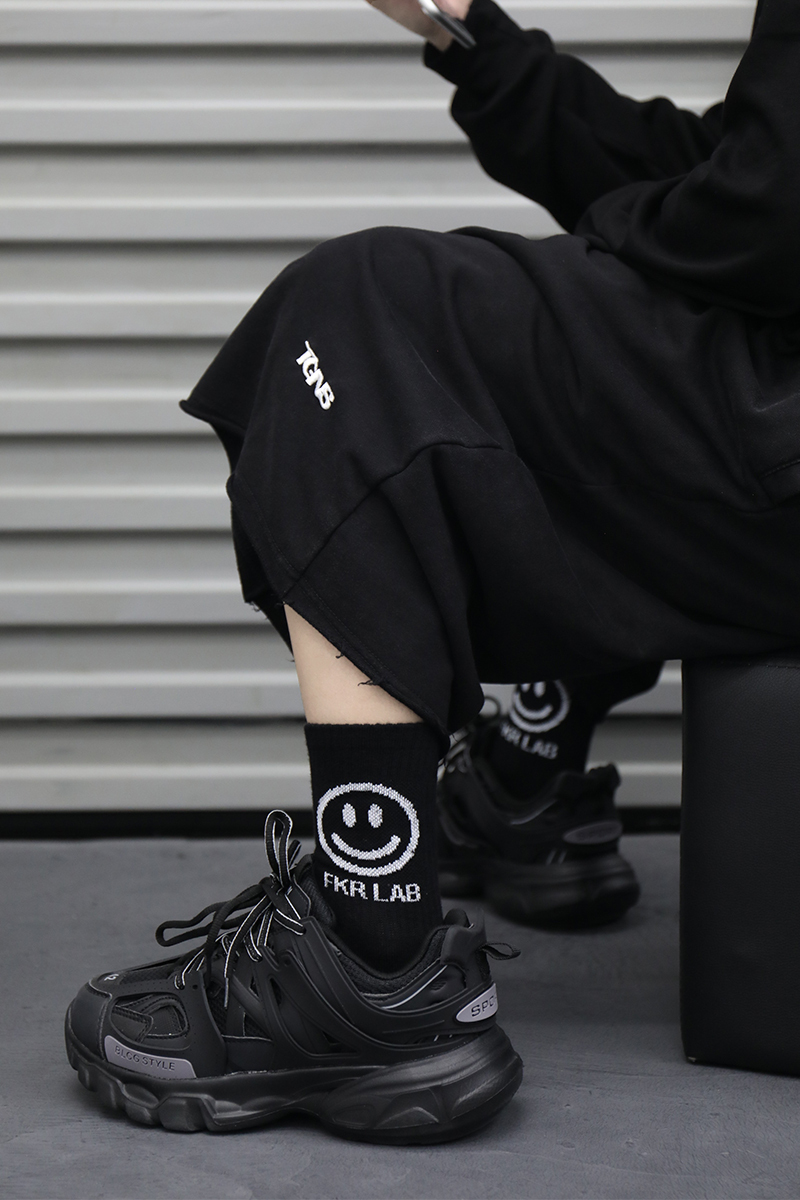 【SCYL028】尷尬不失禮貌的笑臉簡約設計中長襪