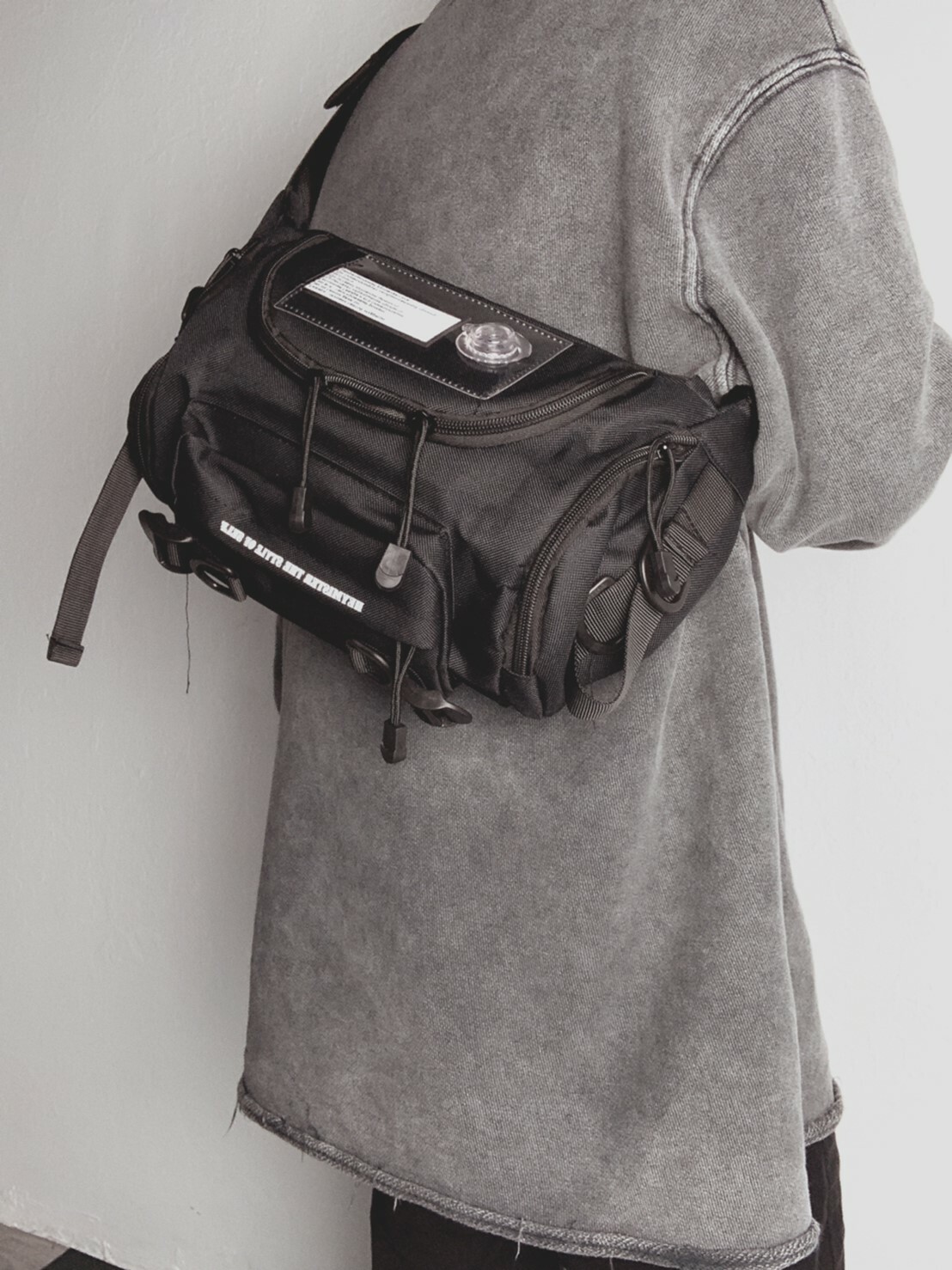 【BGZG003】簡約充氣嘴造型標籤設計筒型工裝腰包