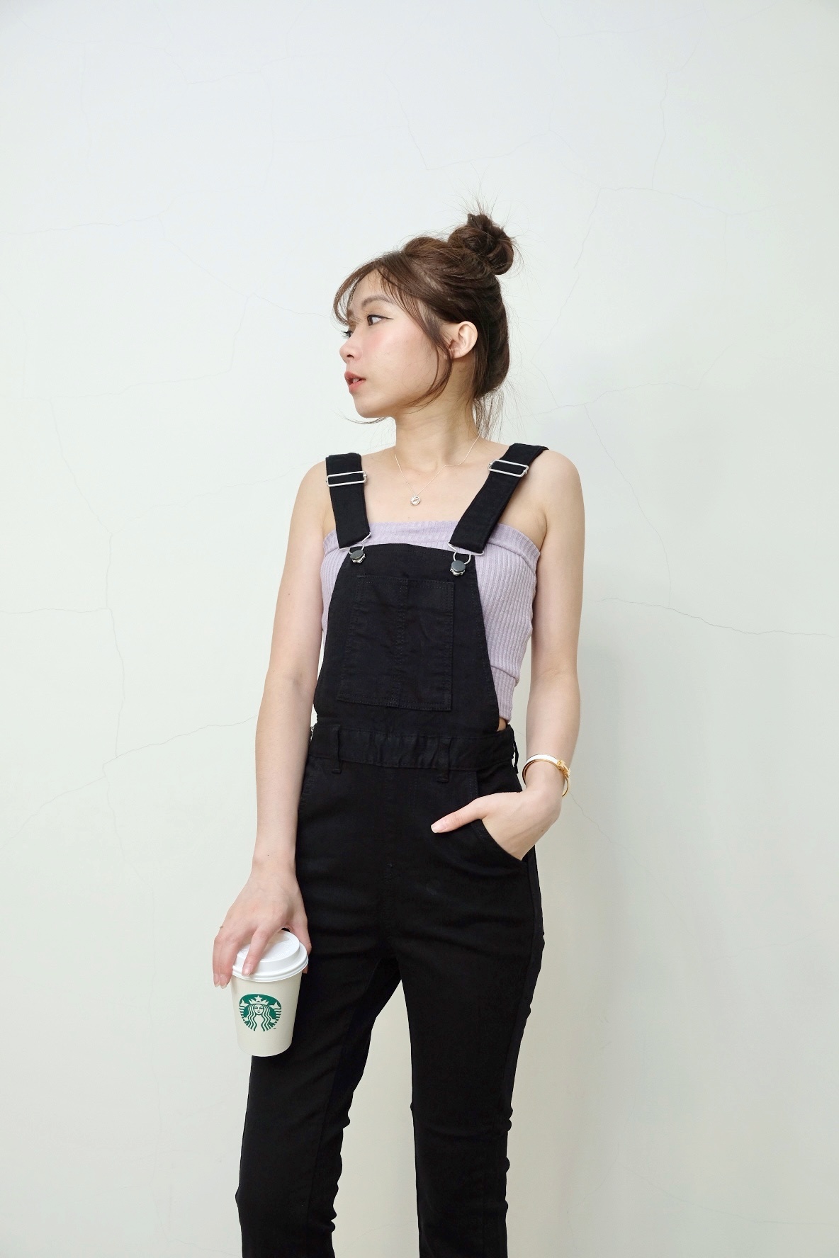 迷人小姊姊內車線超顯瘦黑系吊帶褲