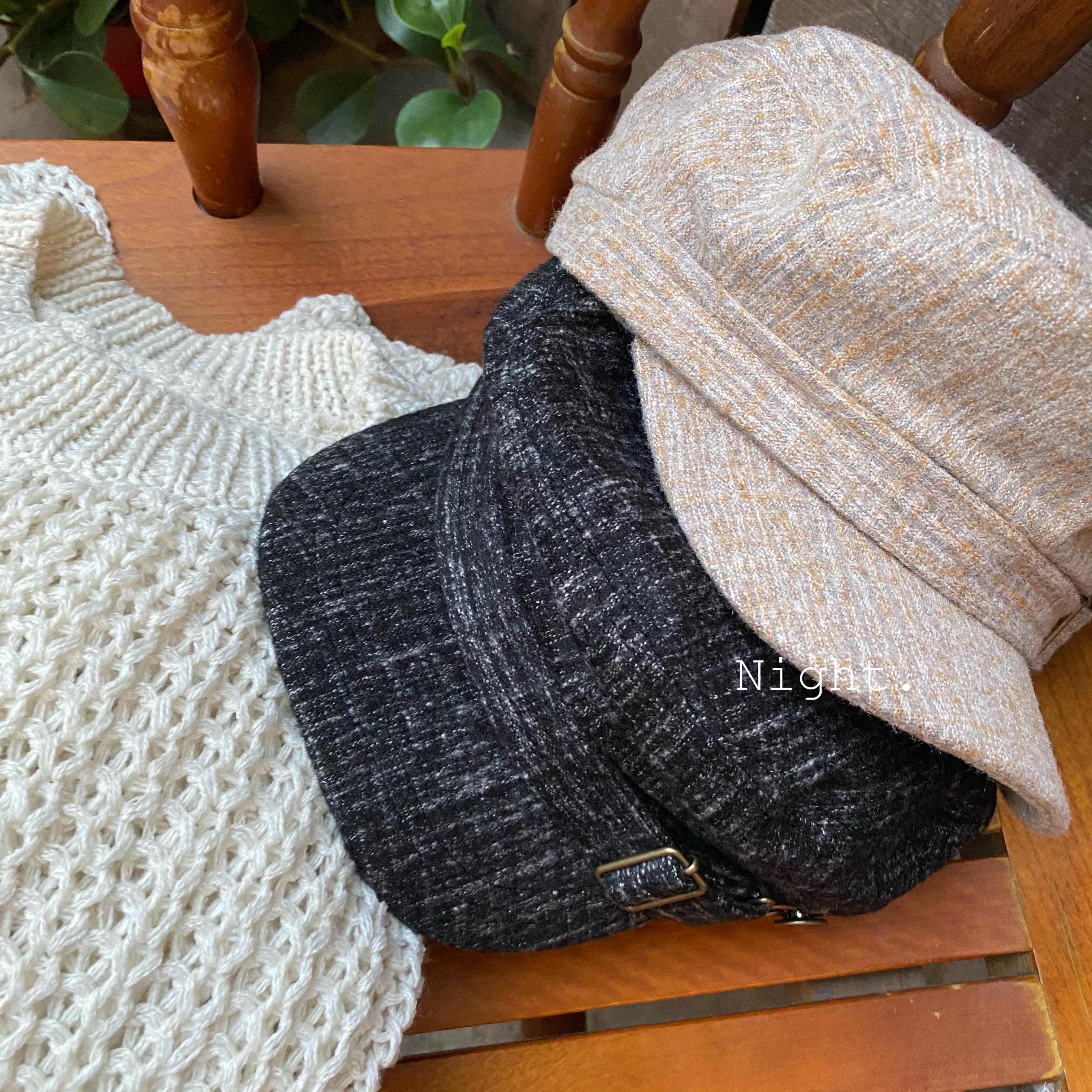 超正點品牌感混色釦環小臉軍帽