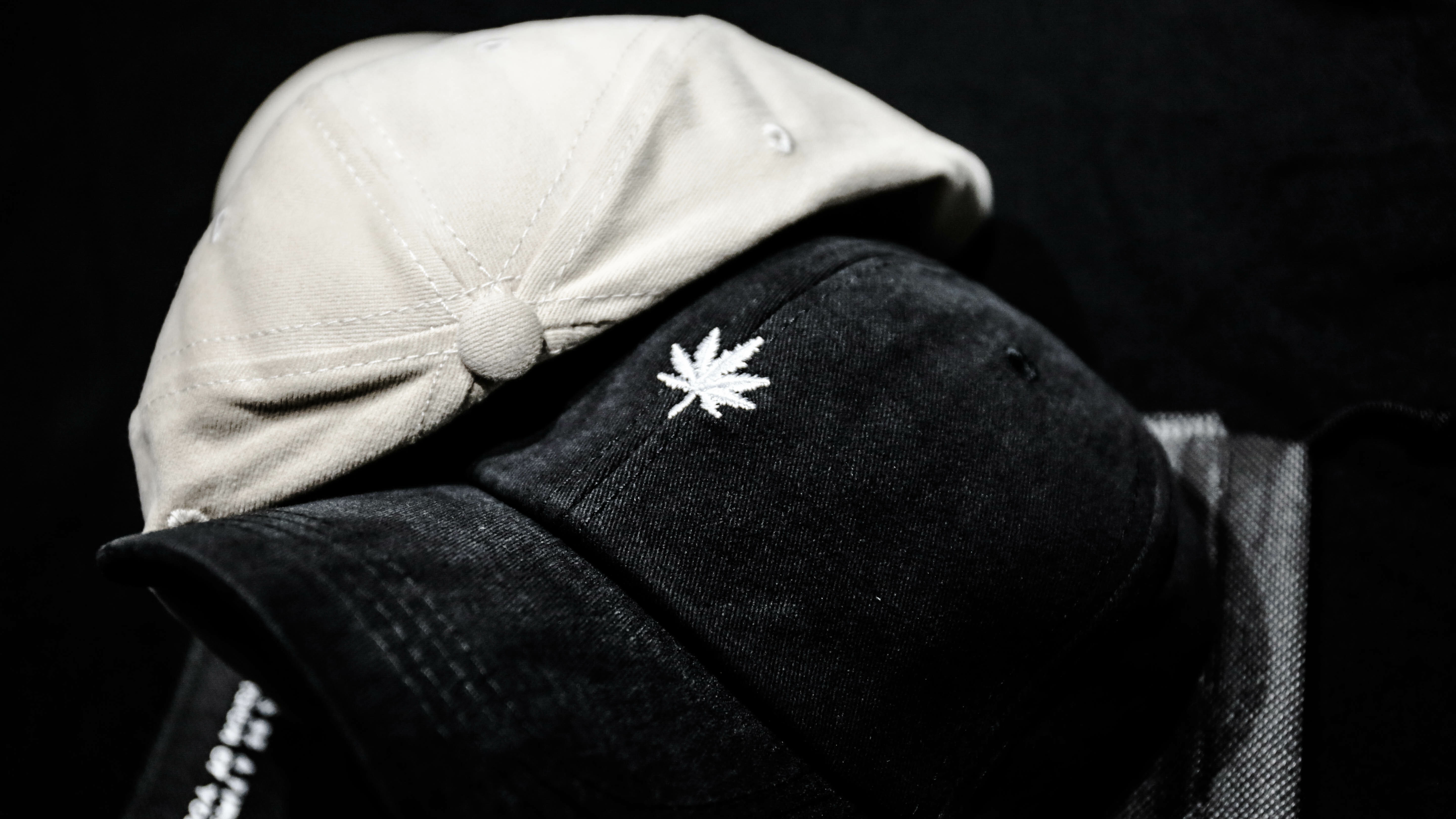 現貨|極簡麻葉刺繡鴨舌帽等幾天|【HTMC006】