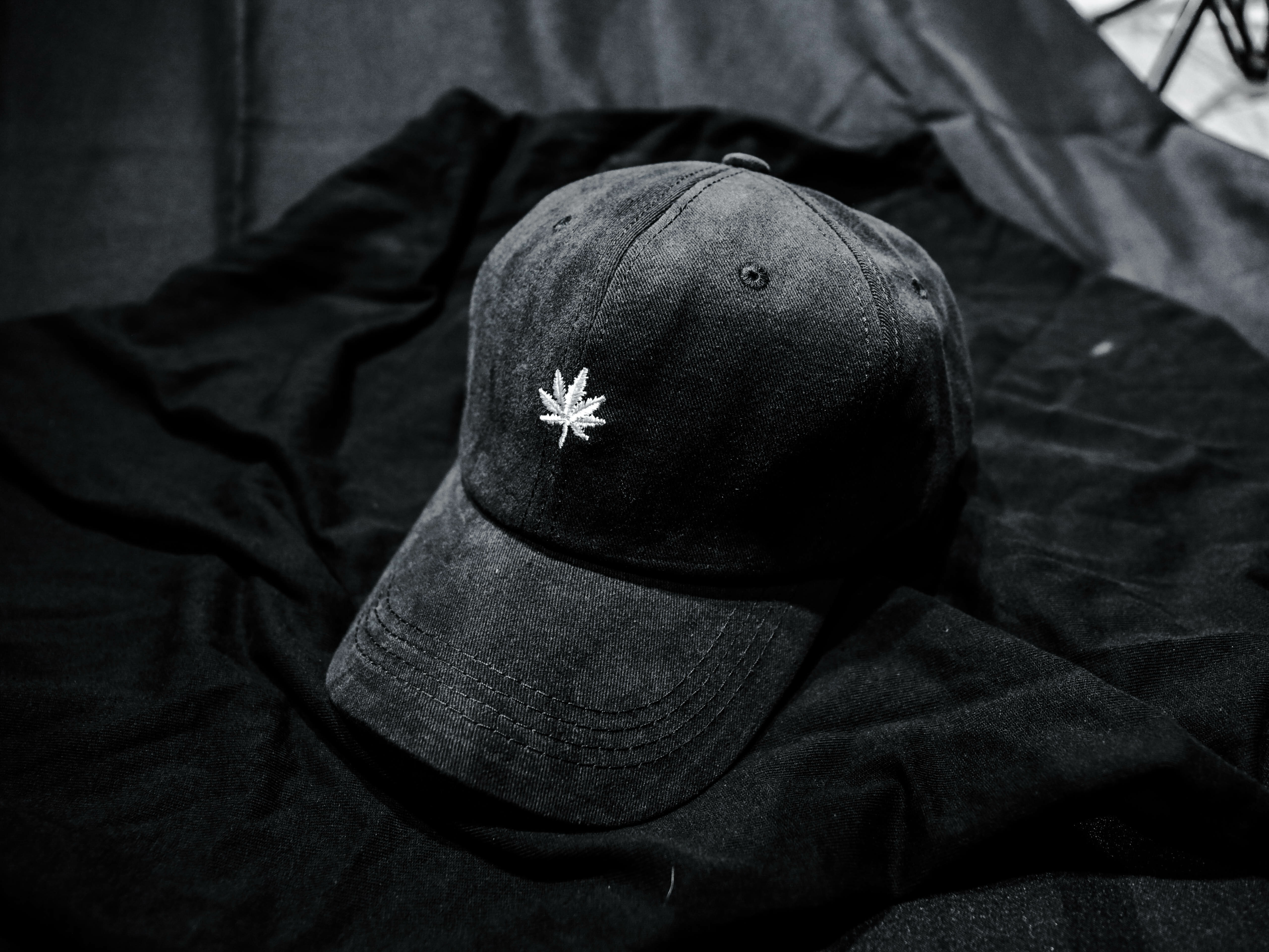 現貨|極簡麻葉刺繡鴨舌帽等幾天|【HTMC006】