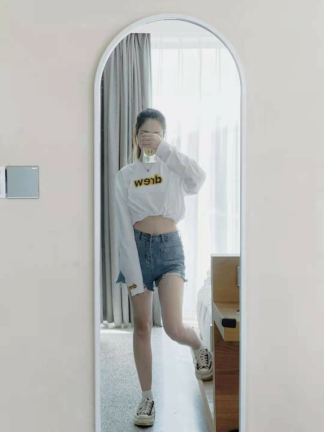 Drew House 字體薄長T (4色)