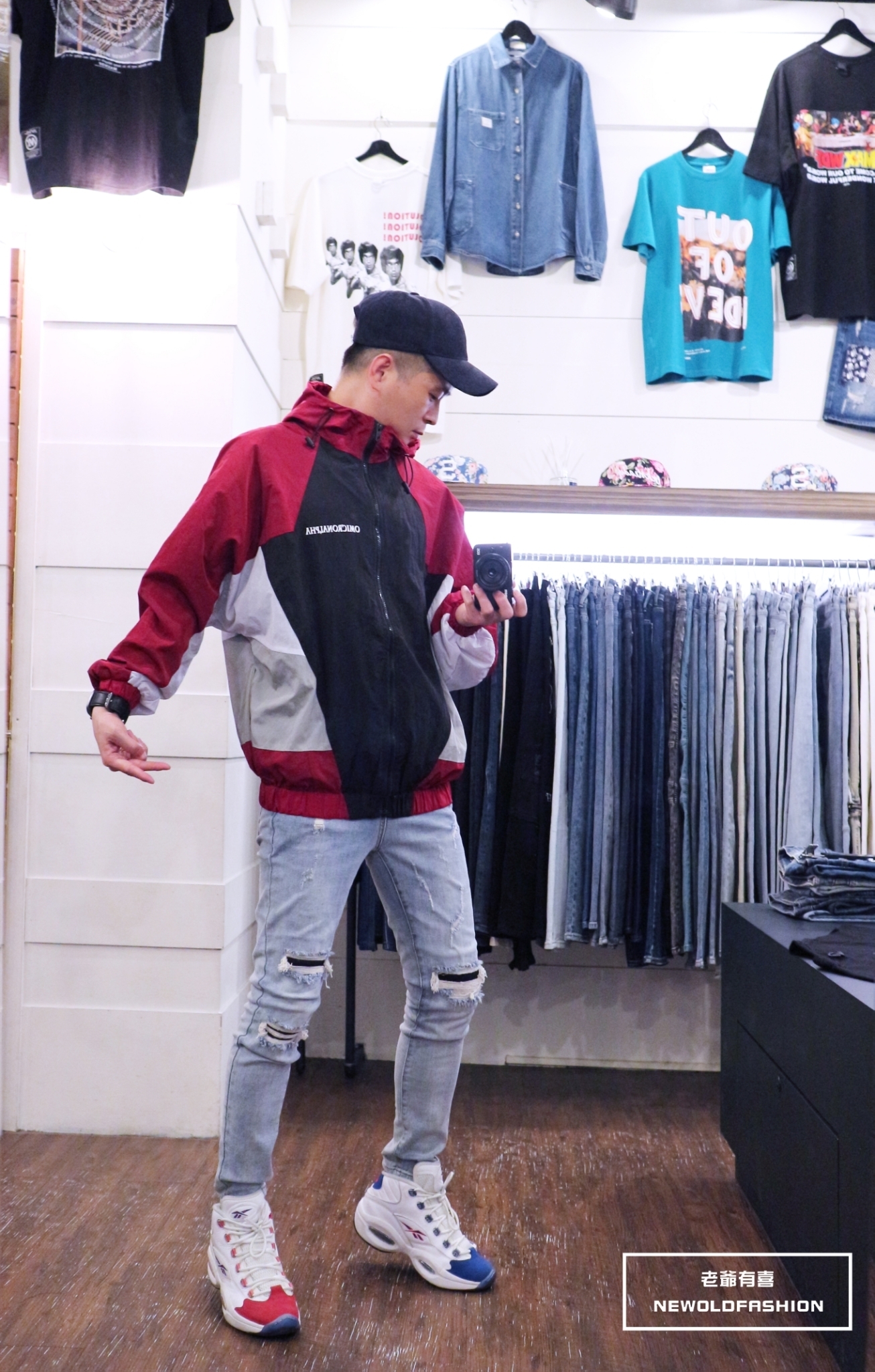 手袖鬆緊縮口、下擺鬆緊設計