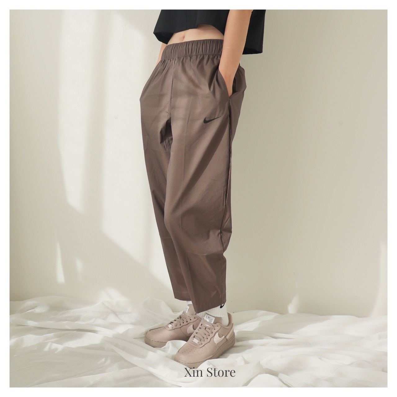 【現貨】Nike Swoosh Pants 鬆緊 九分 高腰 縮口 繭型褲 長褲 黑 棕