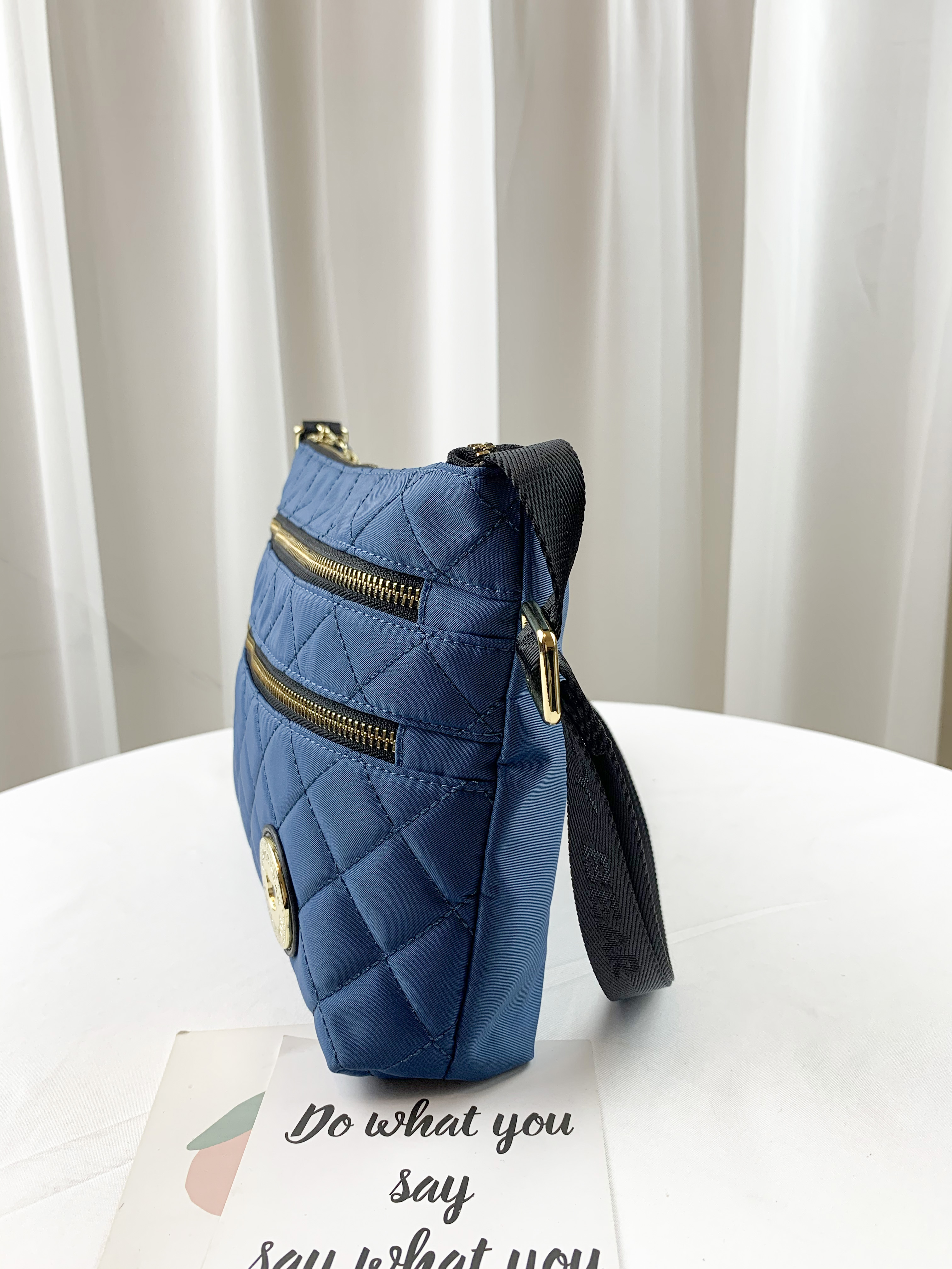 FamilyBear 海軍藍 菱格紋防潑水側背包  #2723