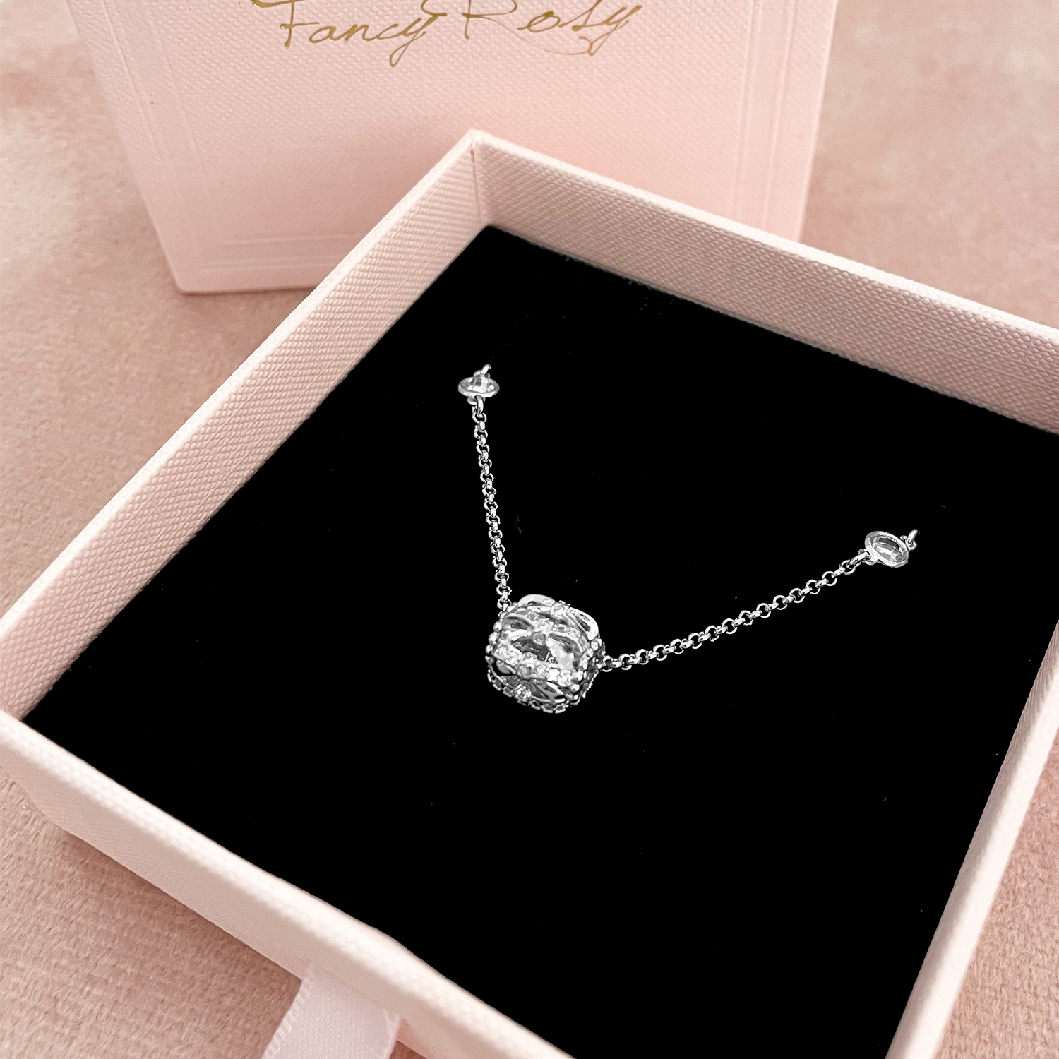 Crystal Bow Bow Necklace (Silver)