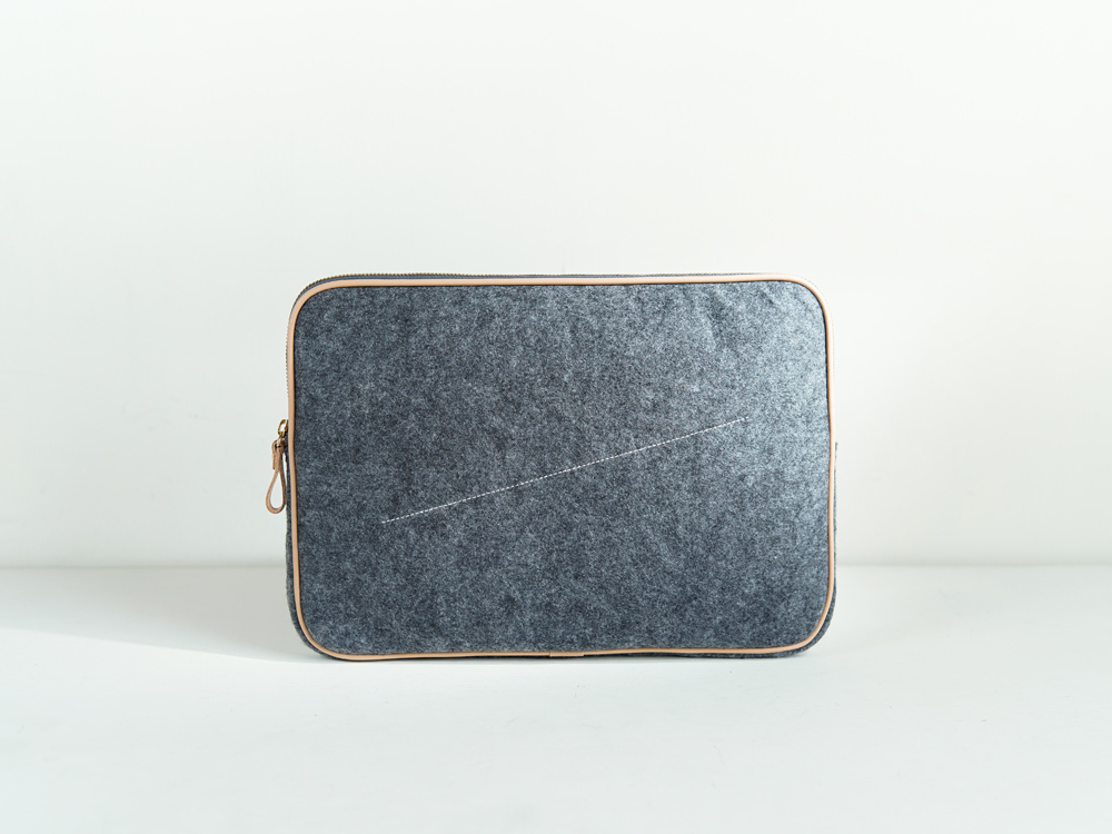 樂洋・Leyan- Effortless Chic13吋電腦包(Macbook)－深深灰