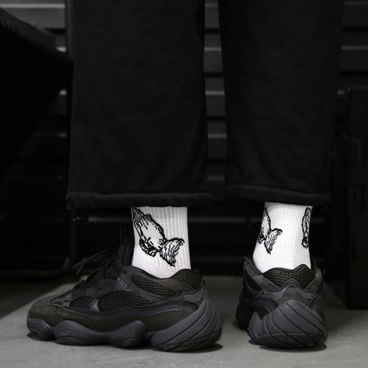 【SCCAS006】祈禱手勢設計中筒襪