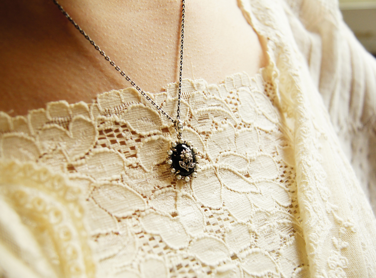 黑瑪瑙小花墜子