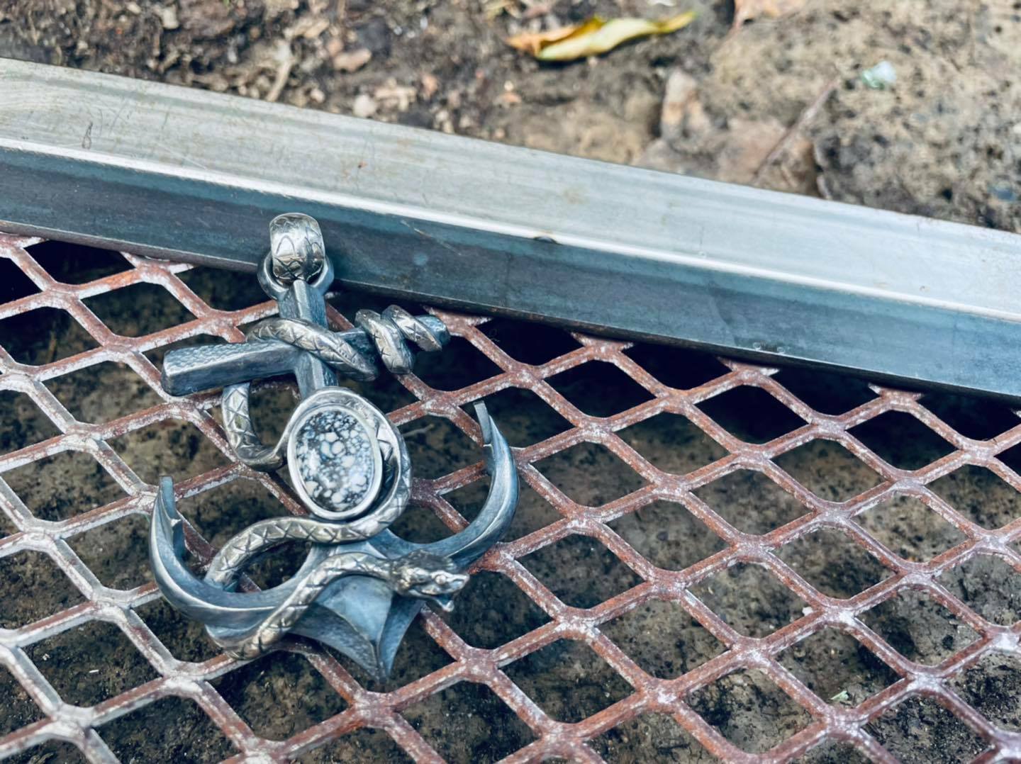 *Black Venom Jewelry- Poison The Anchor Pendant 純銀船錨吊墜鑲New Lander Variscite 磷鋁石。