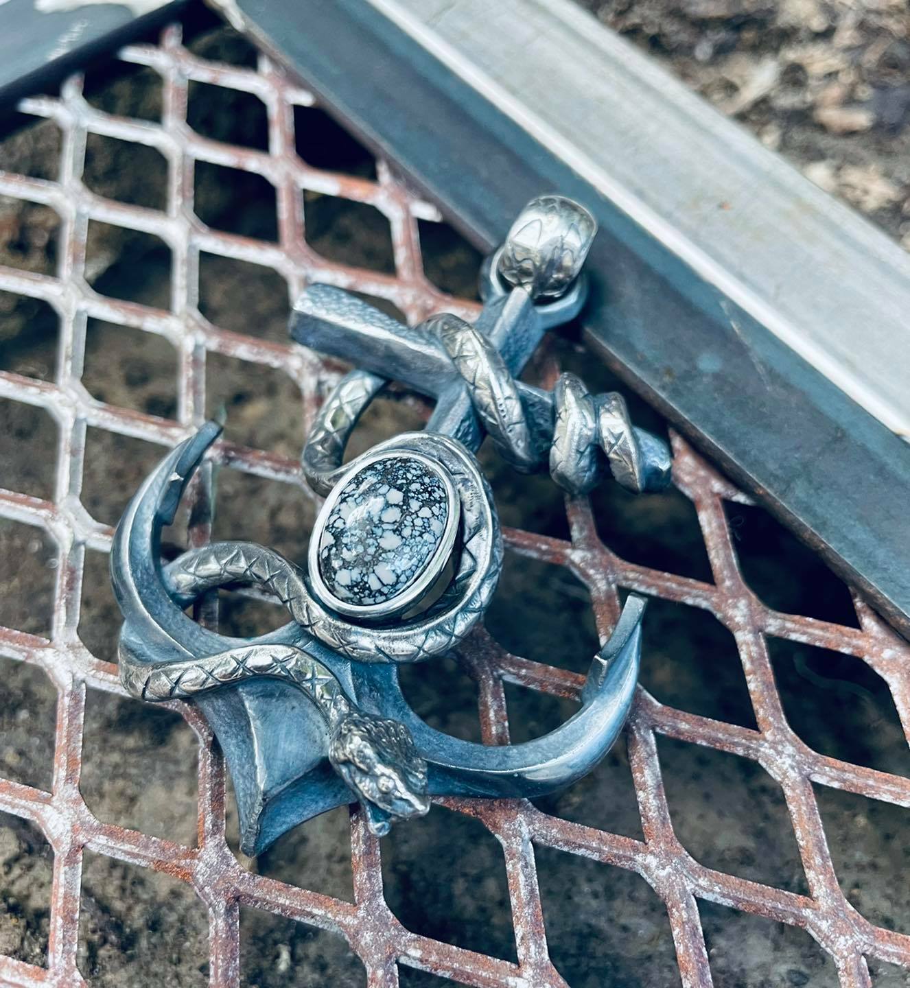 *Black Venom Jewelry- Poison The Anchor Pendant 純銀船錨吊墜鑲New Lander Variscite 磷鋁石。