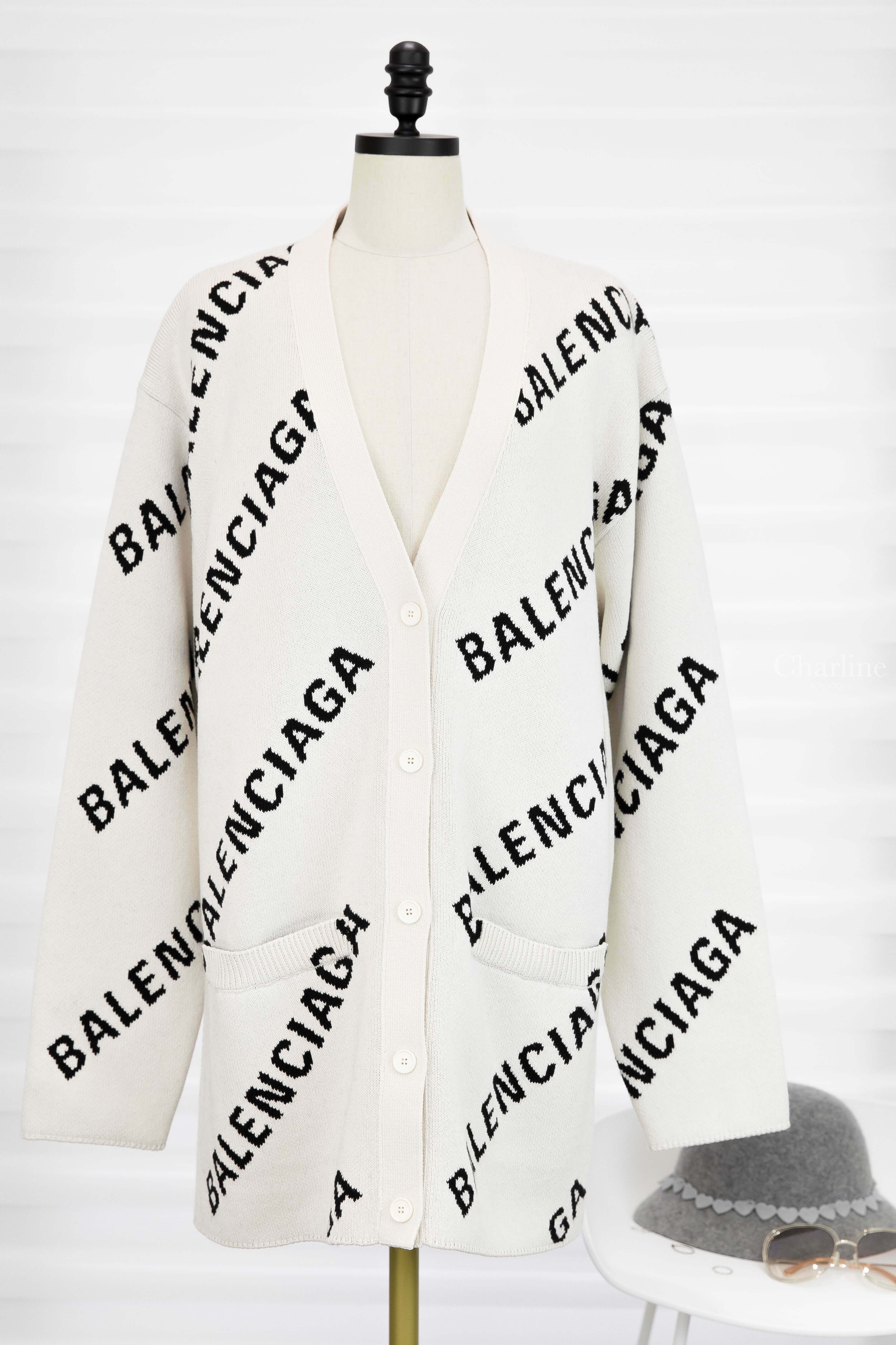Balenciaga Men's Allover Logo Cardigan 白色滿版黑色 Logo 棉質混羊毛開襟長版長袖外套