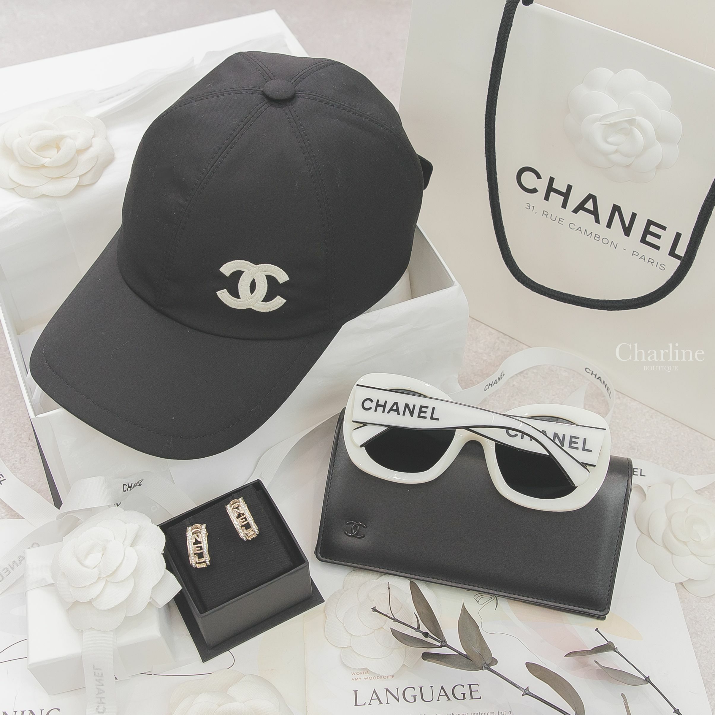 Chanel Baseball Cap 黑色刺繡白CC棉質棒球帽,Chanel Sunglasses 白色方框側邊黑字太陽眼鏡,Chanel Earrings 金色水鑽簍空字樣圈圈耳環-Charline Boutique 精品代購