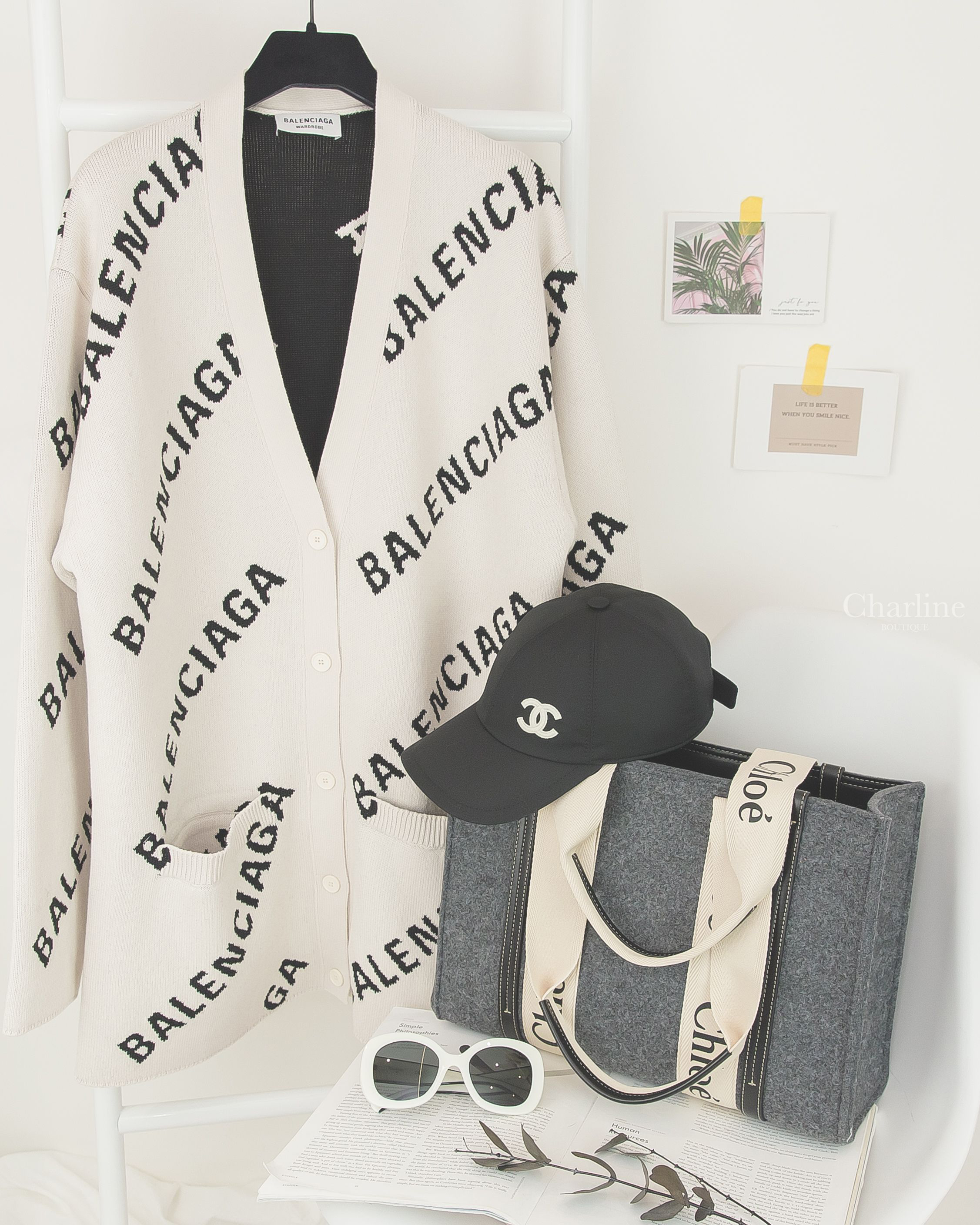 Chanel 黑色刺繡白CC棉質棒球帽,Chanel 白色方框側邊黑字太陽眼鏡,Balenciaga 白色滿版黑色棉質混羊毛開襟長版長袖外套,Chloe 灰色毛氈拼黑色皮革黑Logo中型托特包-Charline Boutique 精品代購
