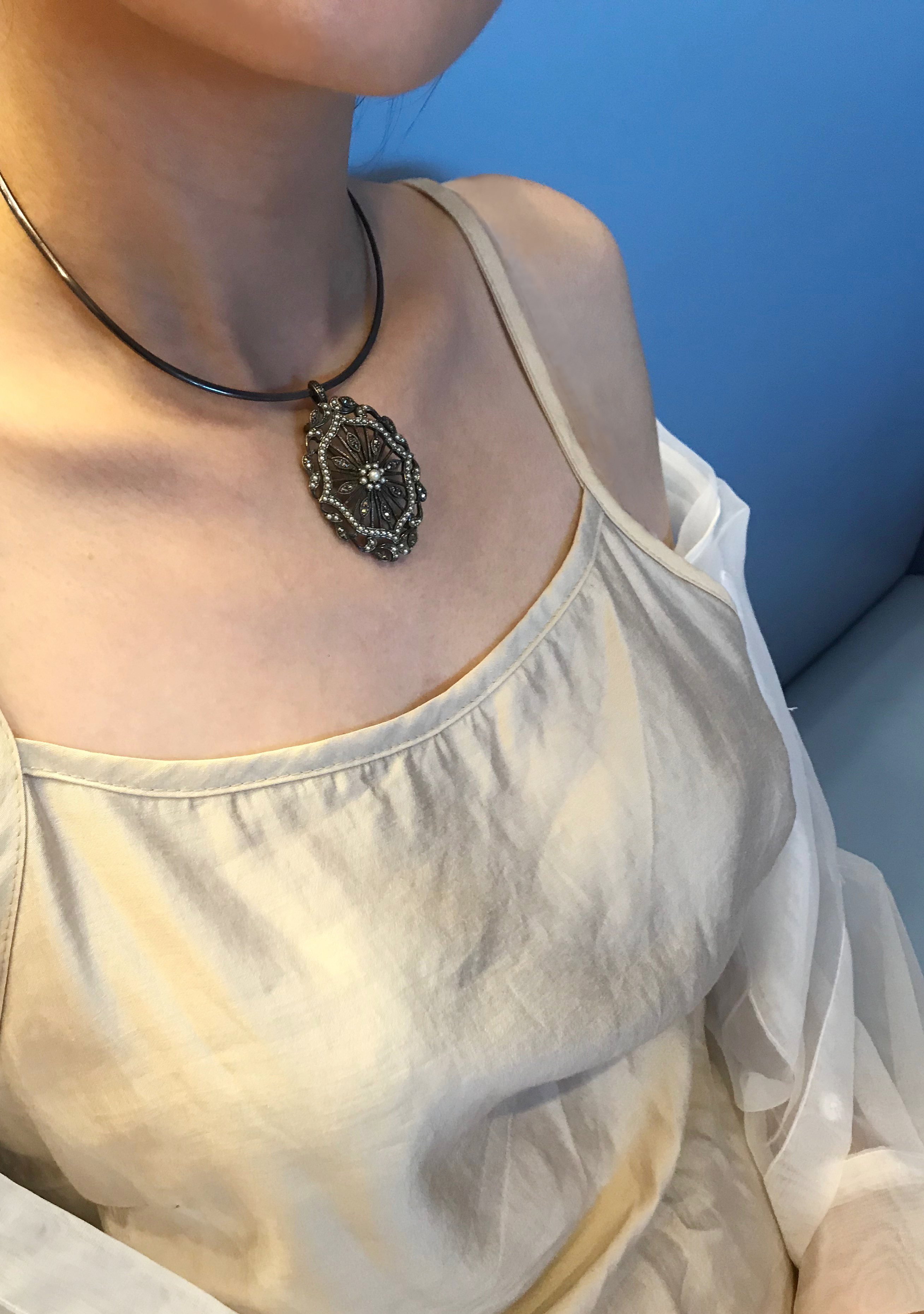 典雅網紗珍珠胸墜