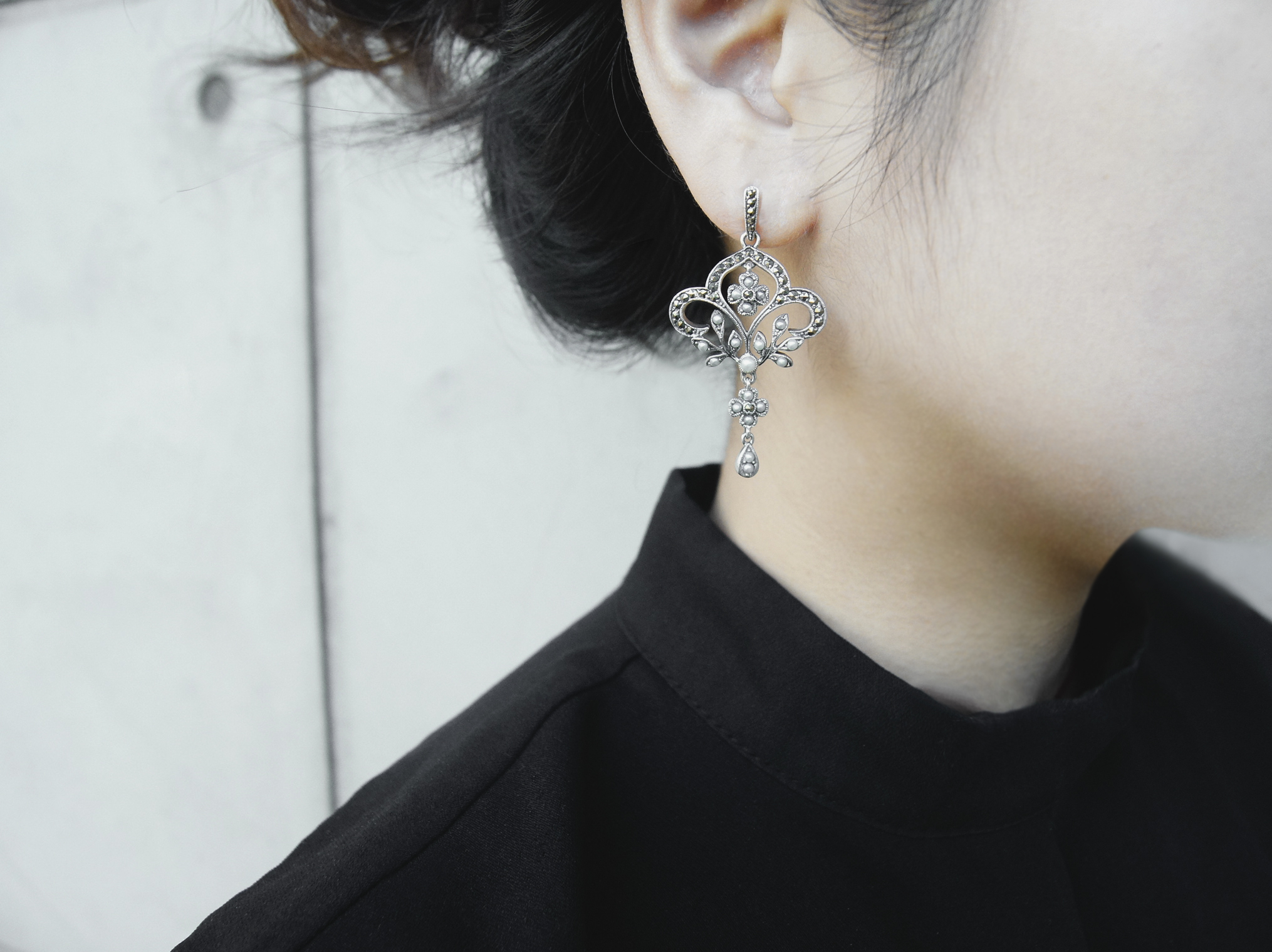 花片珍珠垂吊耳環