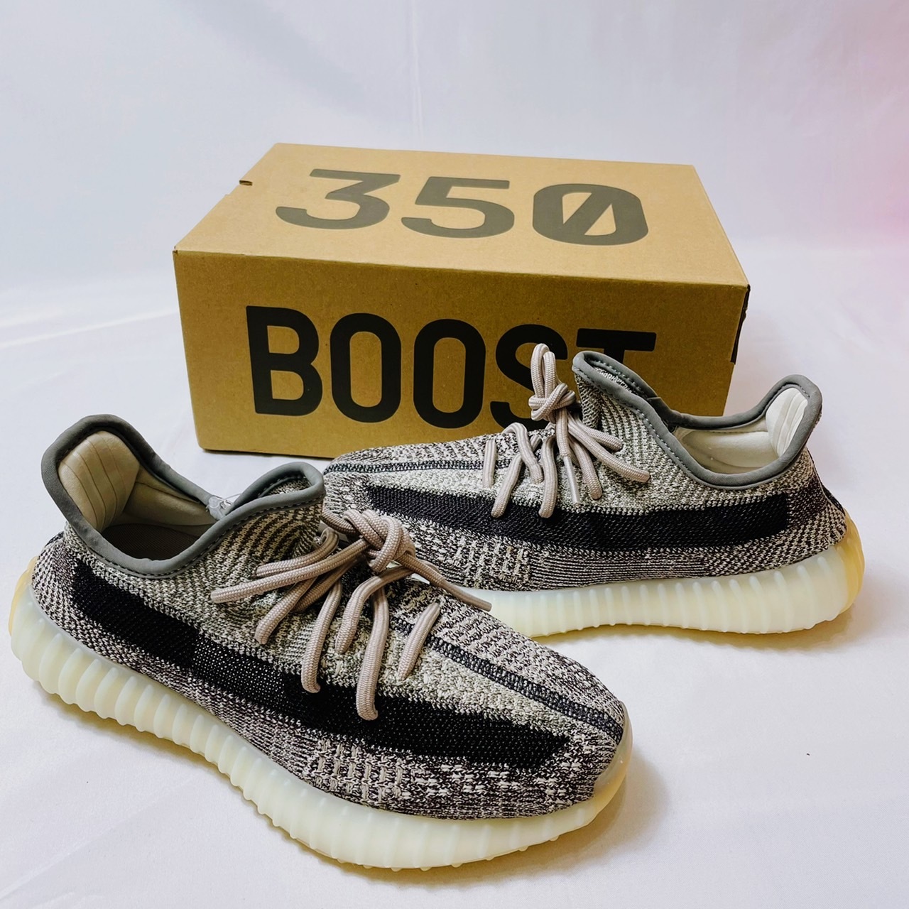 adidas Yeezy Boost 350 v2 