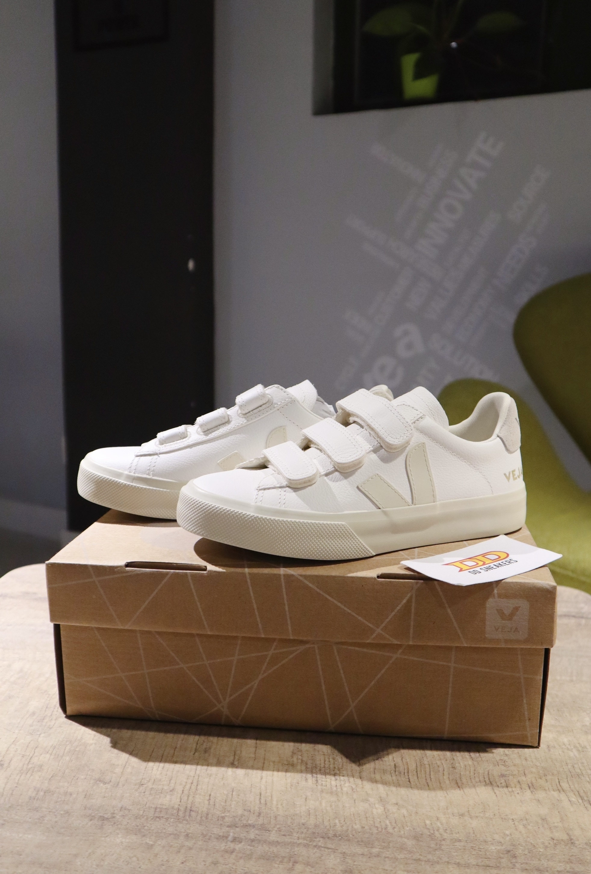 VEJA V LOCK TRAINER