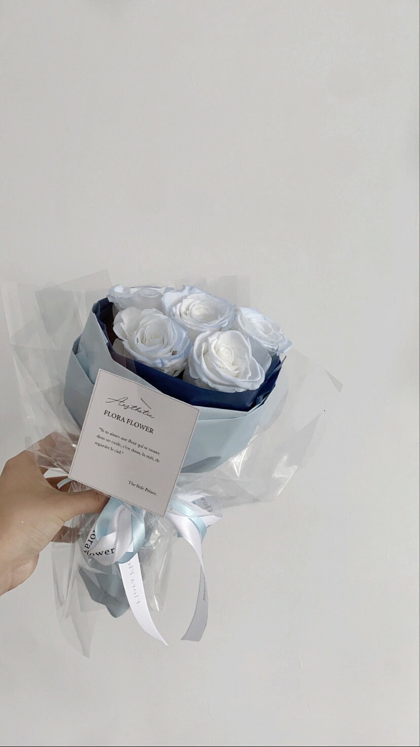 迷你俄羅斯永生花束-漸層天空藍