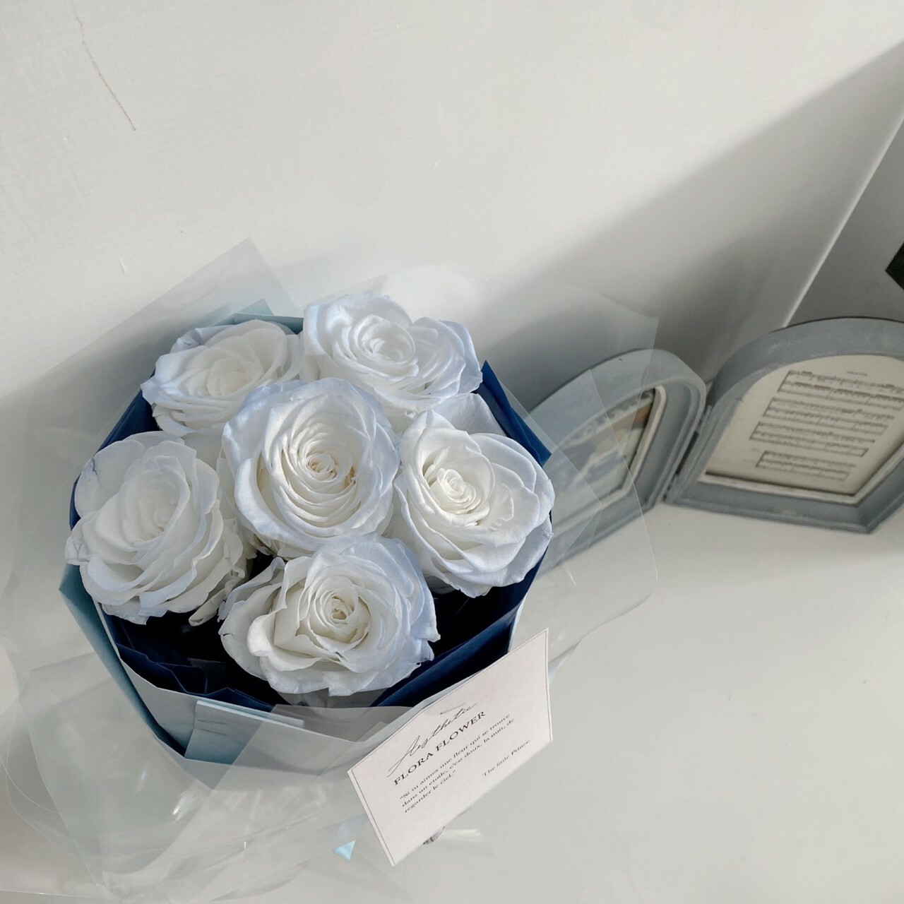 迷你俄羅斯永生花束-漸層天空藍