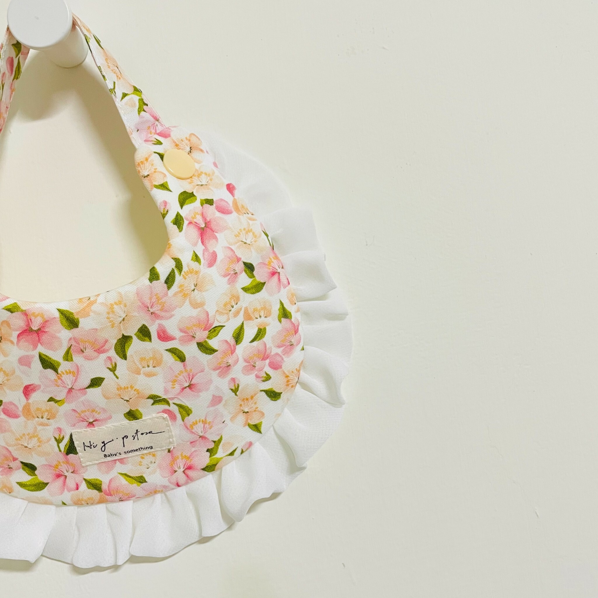Hi Y.P store-手作圍兜-映雪粉花