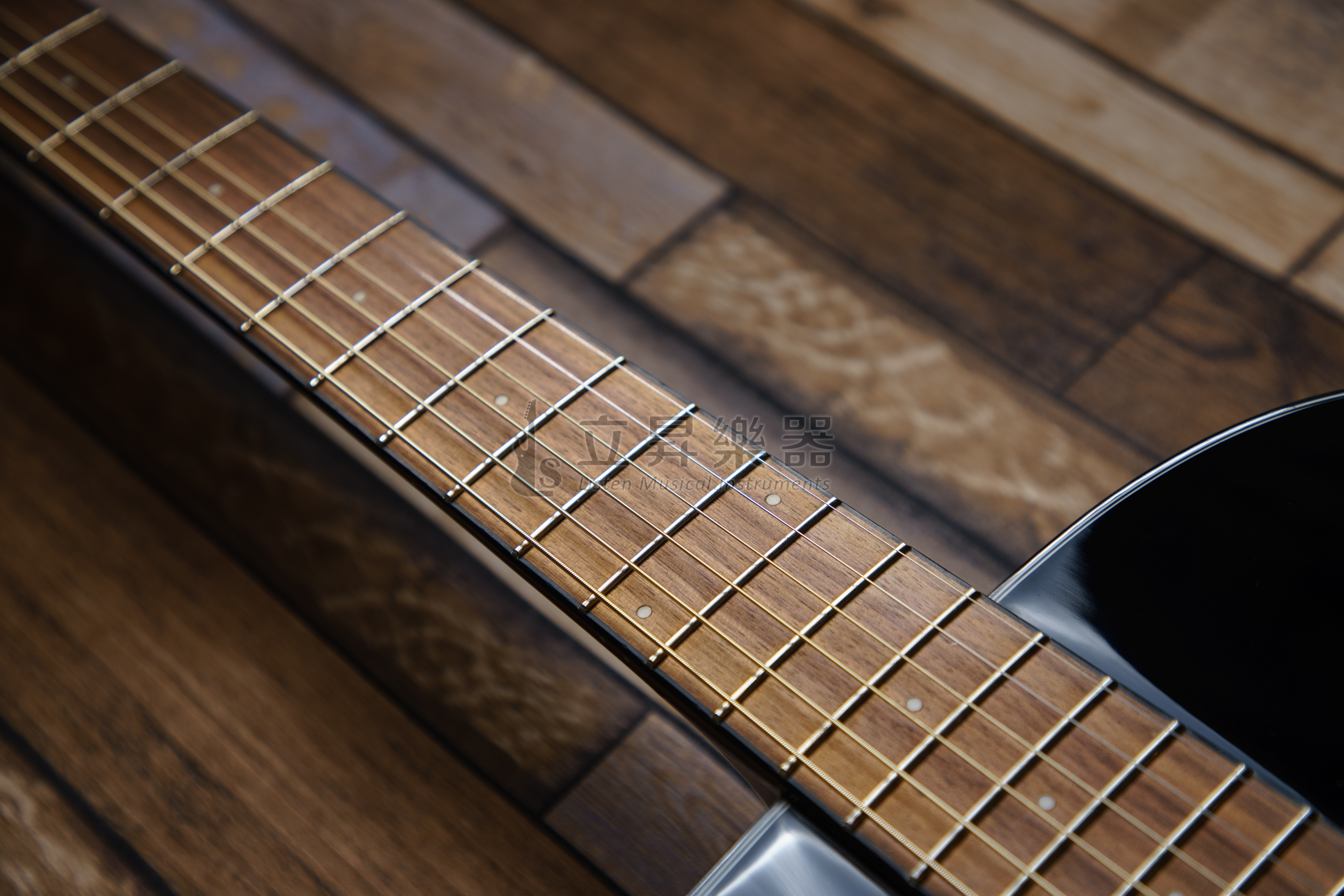 Fender 木吉他 Fender CD-60S Black 黑 D桶 41吋 面單板木吉他 雲杉木面單板 桃花心側板 CD60S 附贈鋪棉厚袋 第 6 張圖片｜三峽吉他 / Bass