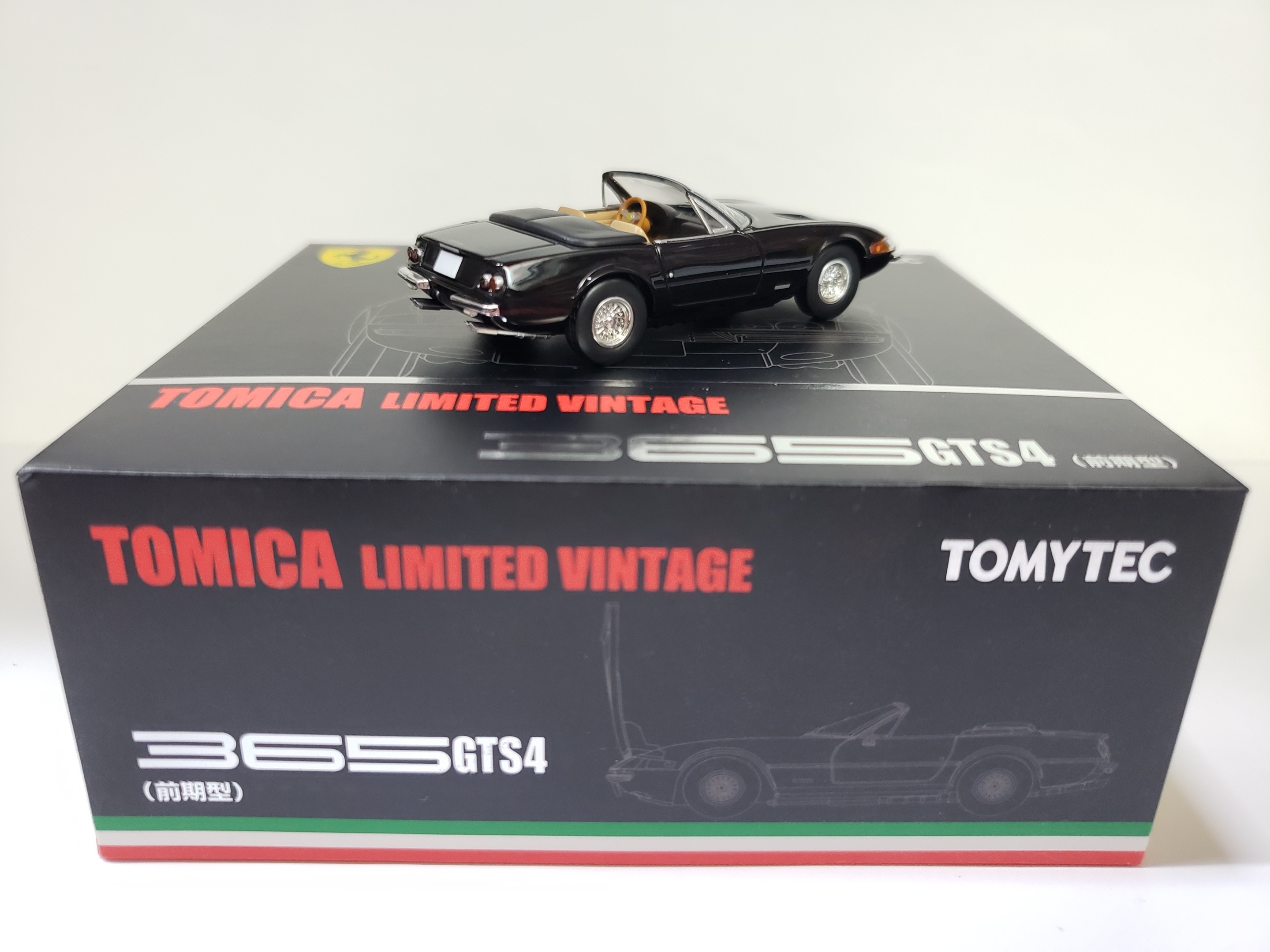 Tomytec Tomica Limited Vintage 1/64 NEO Ferrari 365 GTS