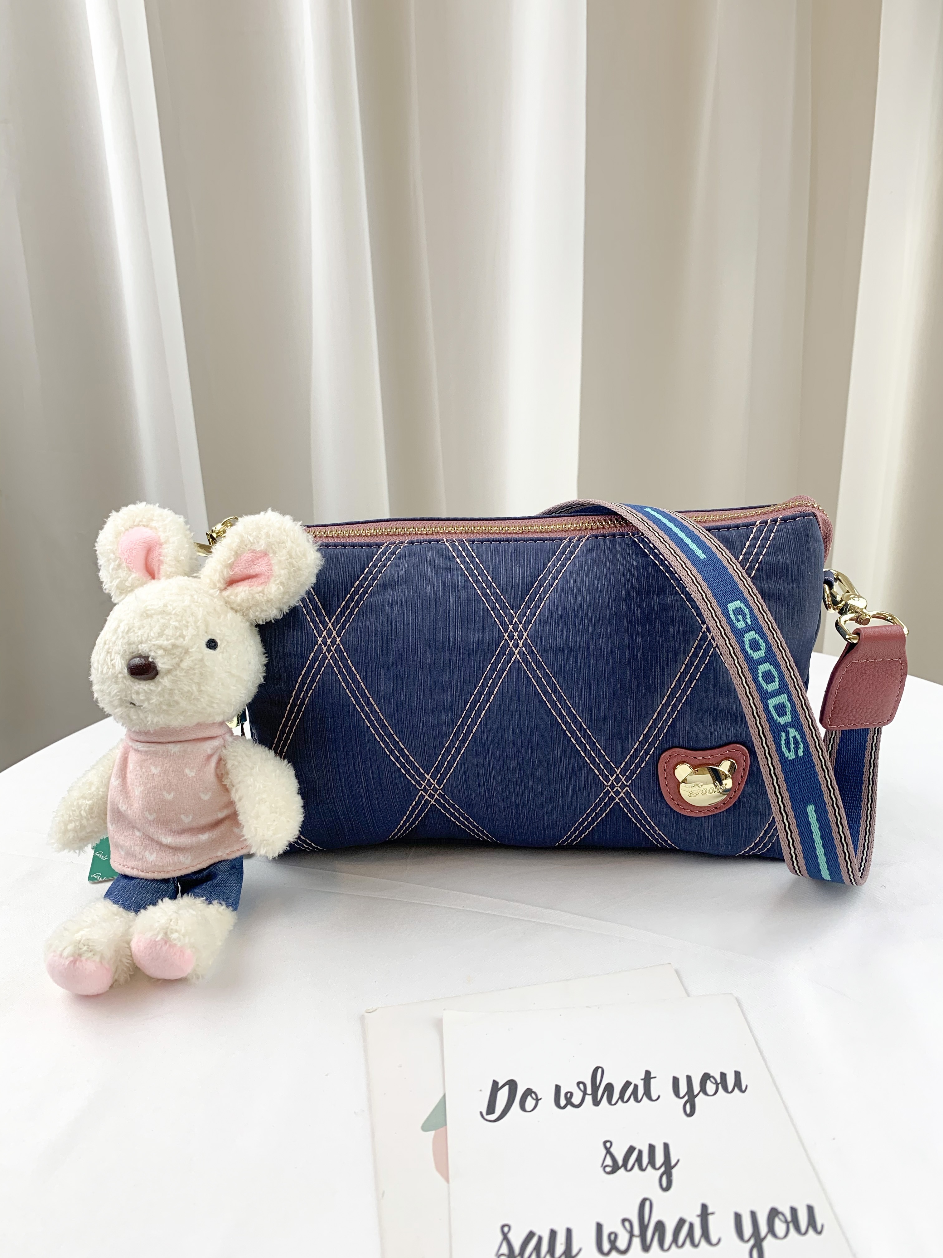 GOODS 藍粉菱格線尼龍肩背包 / 側背包 附小熊吊飾 #2107