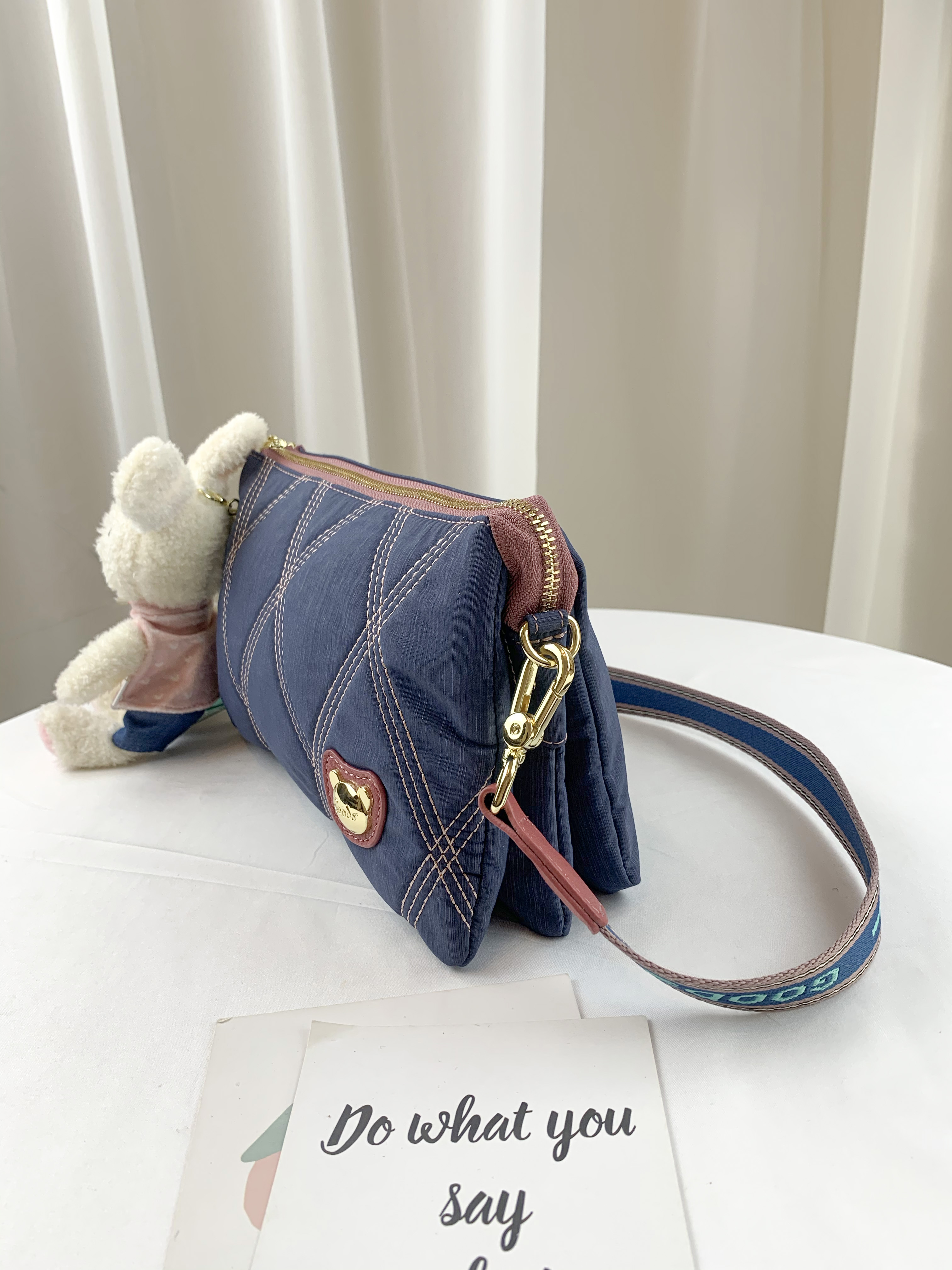 GOODS 藍粉菱格線尼龍肩背包 / 側背包 附小熊吊飾 #2107