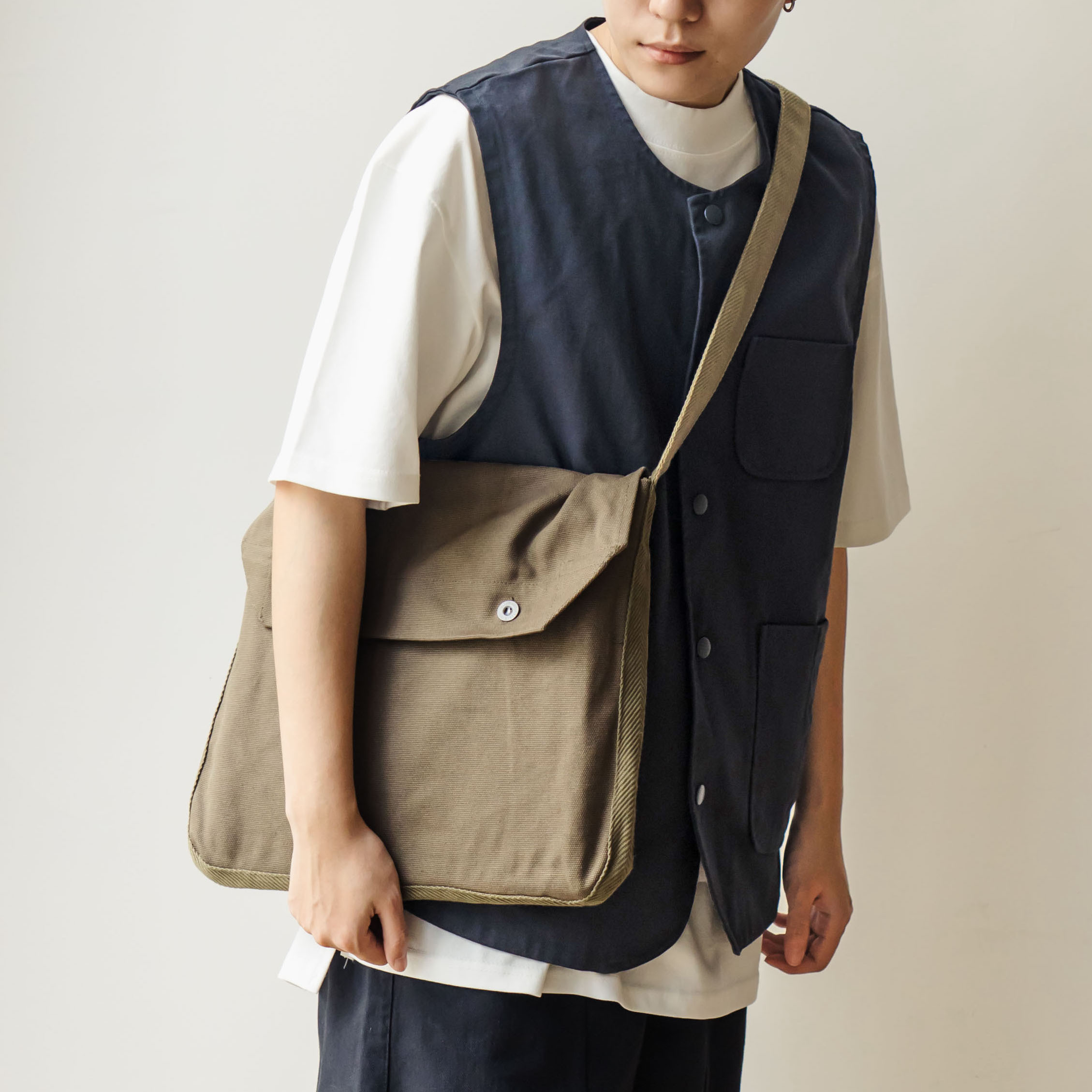 軍事風大方帆布肩背包｜日本選物｜ame soeur 中性服飾選物品牌