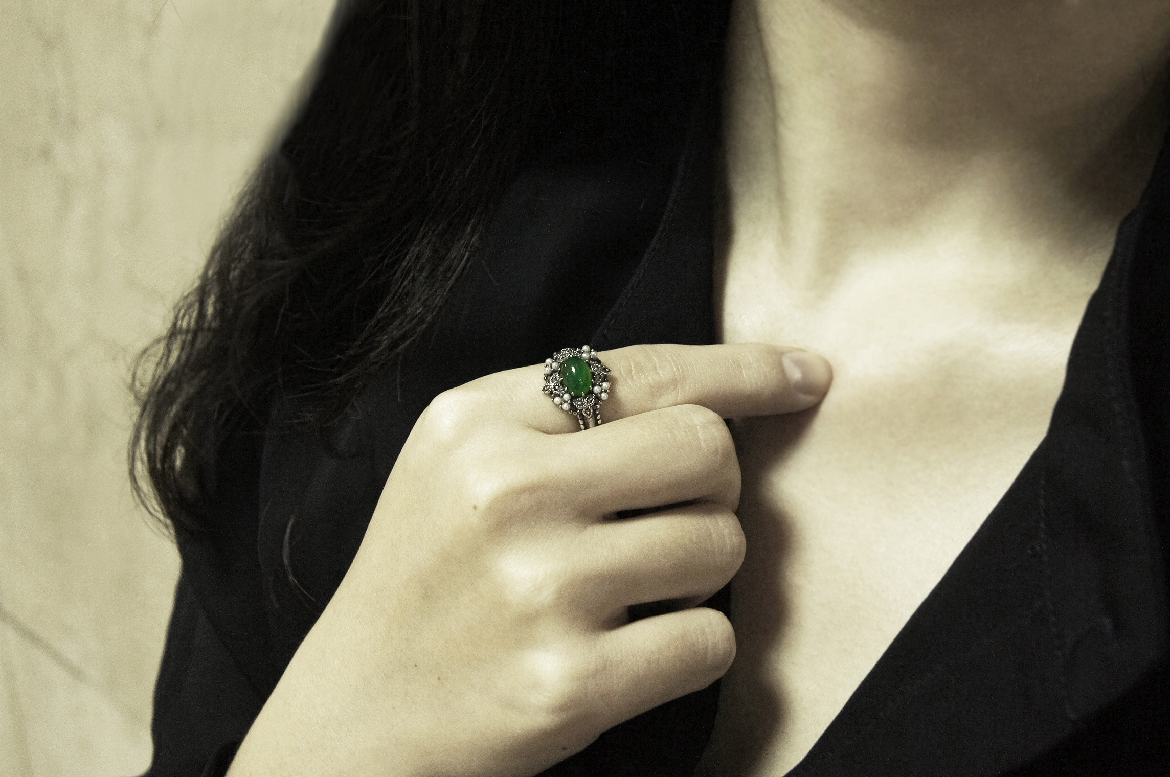 綠玉隨小米珠戒指（SOP1734）