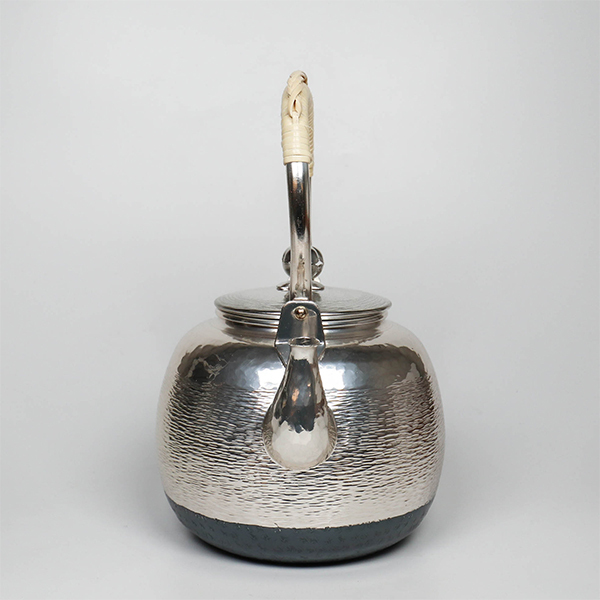 茶道具 銀瓶  湯沸 丸型 銀メッキ 5合  秀峰堂 新品未使用銀瓶
