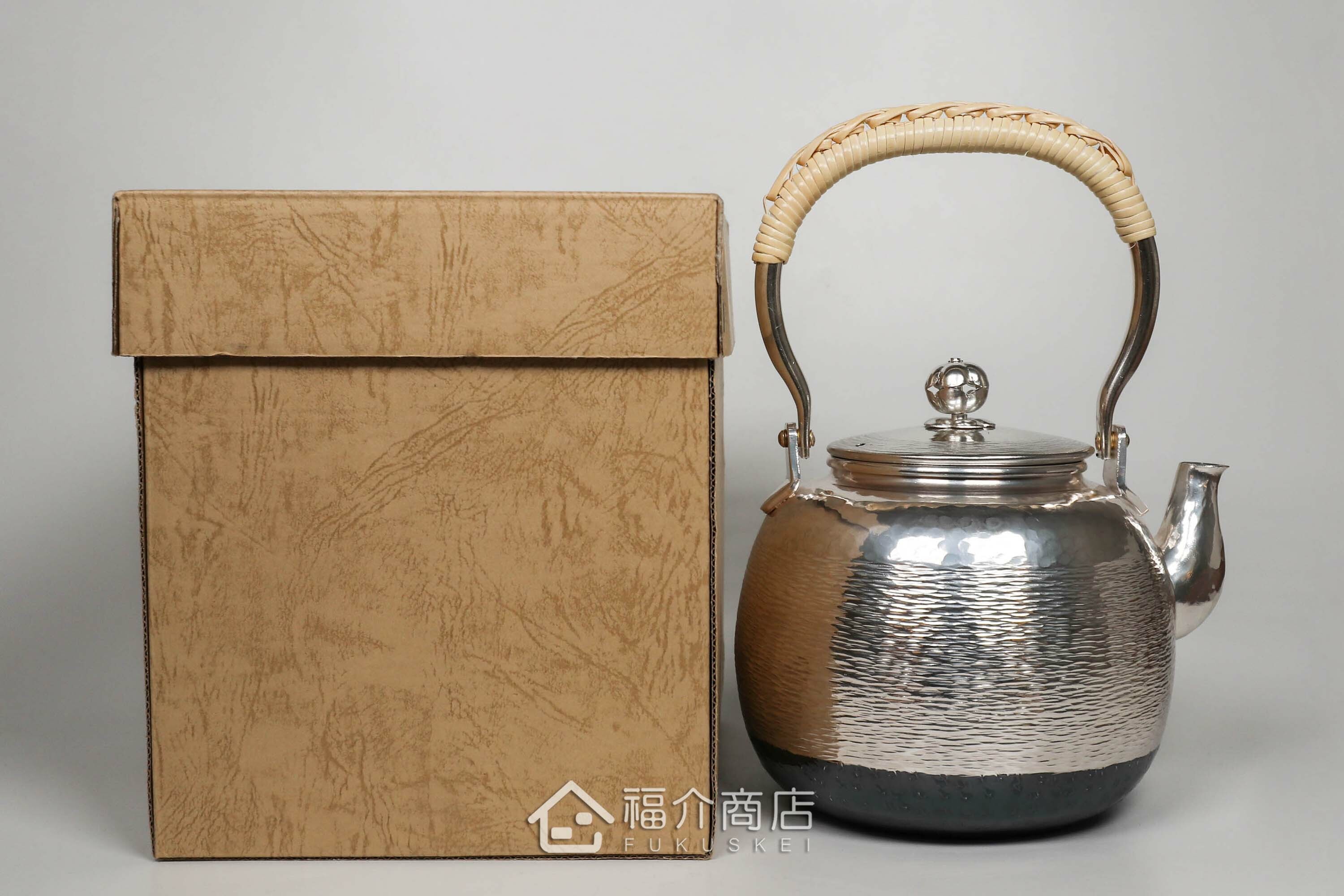 精美紙箱包裝的銅鍍銀壺