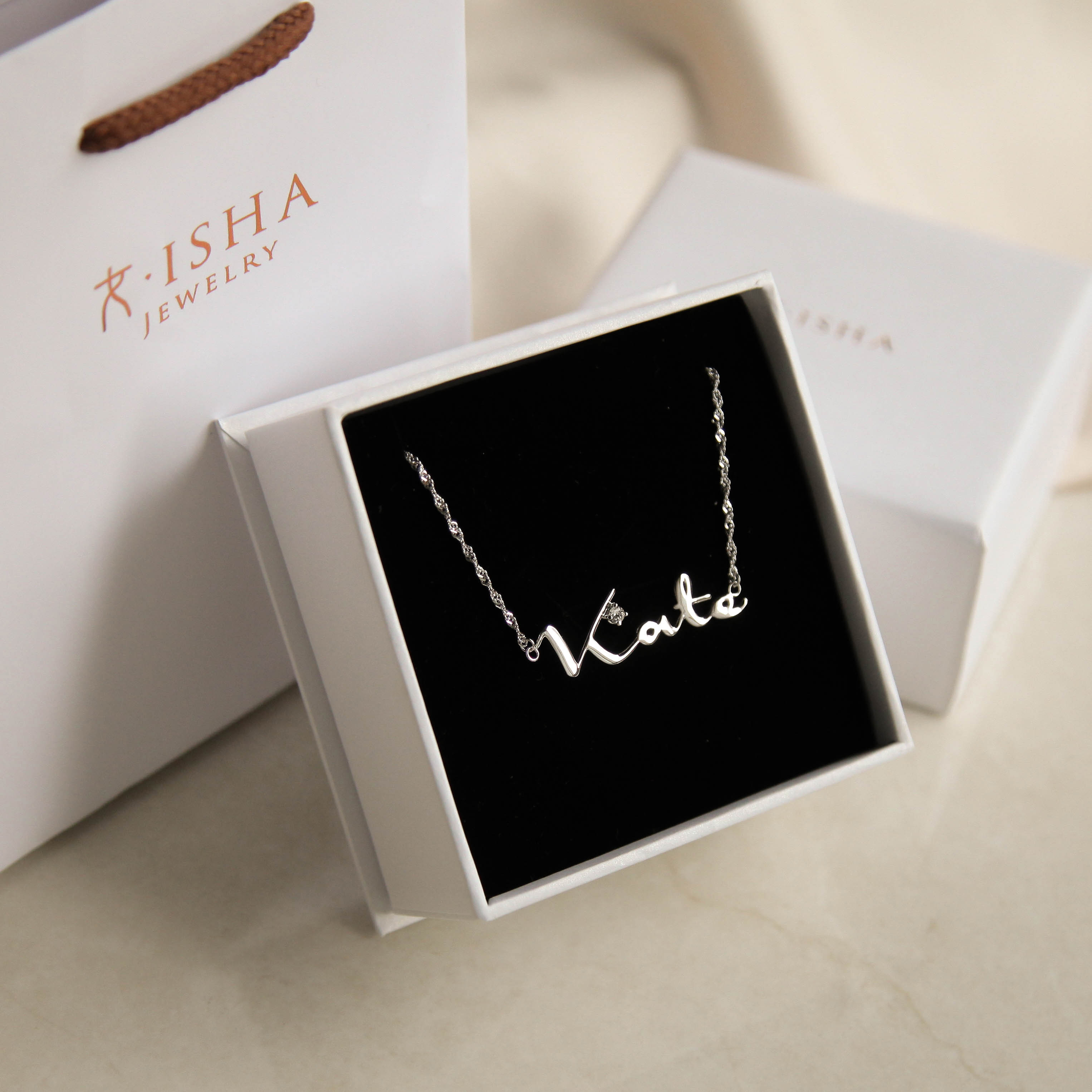 客製化系列】英文姓名純銀項鍊(標準尺寸) | Isha Jewelry。專屬禮物