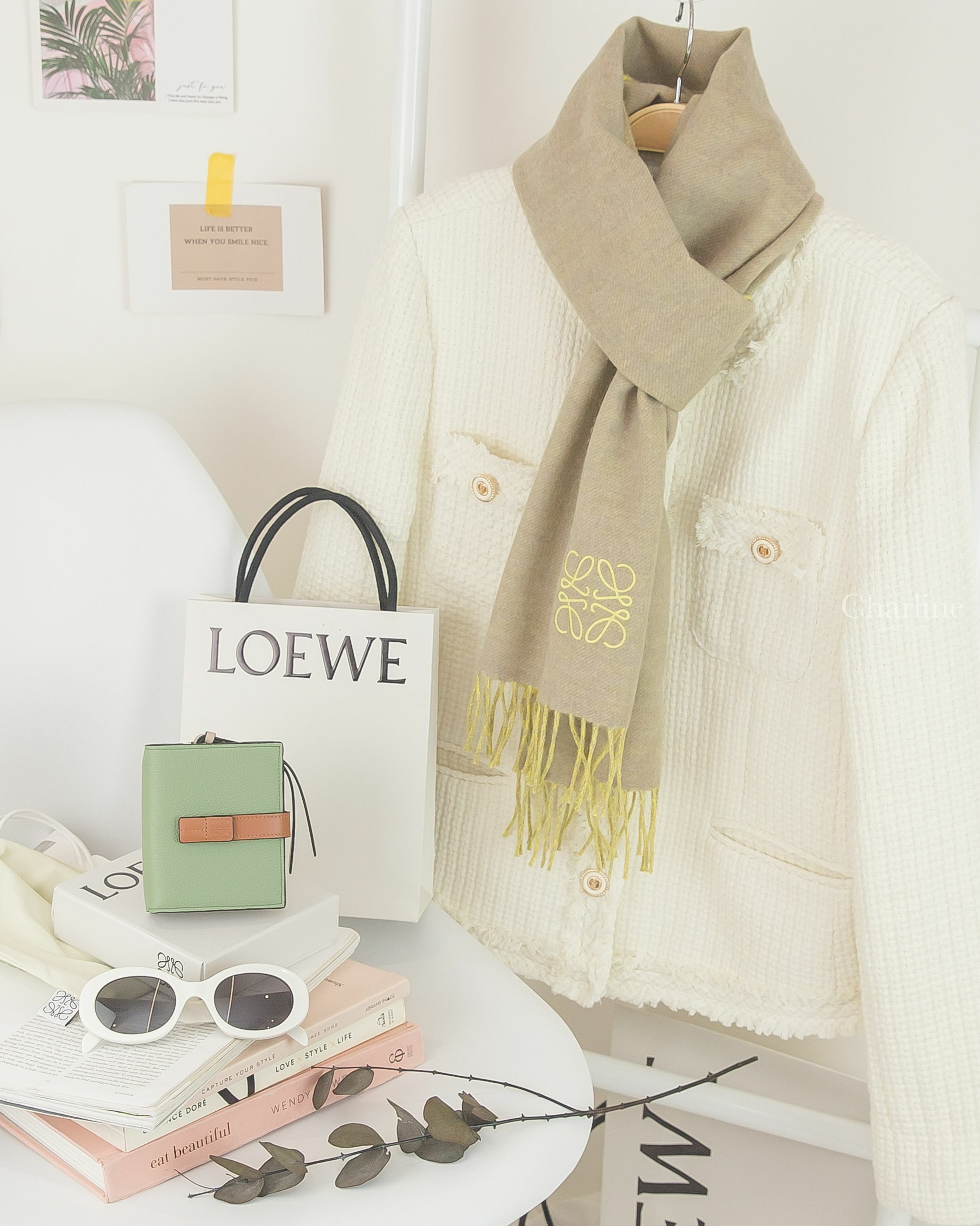Loewe Wallet 迷迭香綠拼棕褐色小牛皮釦式拉鍊短夾,Loewe Scarf 黃色/淺褐色刺繡Logo雙面喀什米爾混羊毛流蘇圍巾,Celine Sunglasses 白色橢圓框金色凱旋門太陽眼鏡-Charline Boutique 精品代購