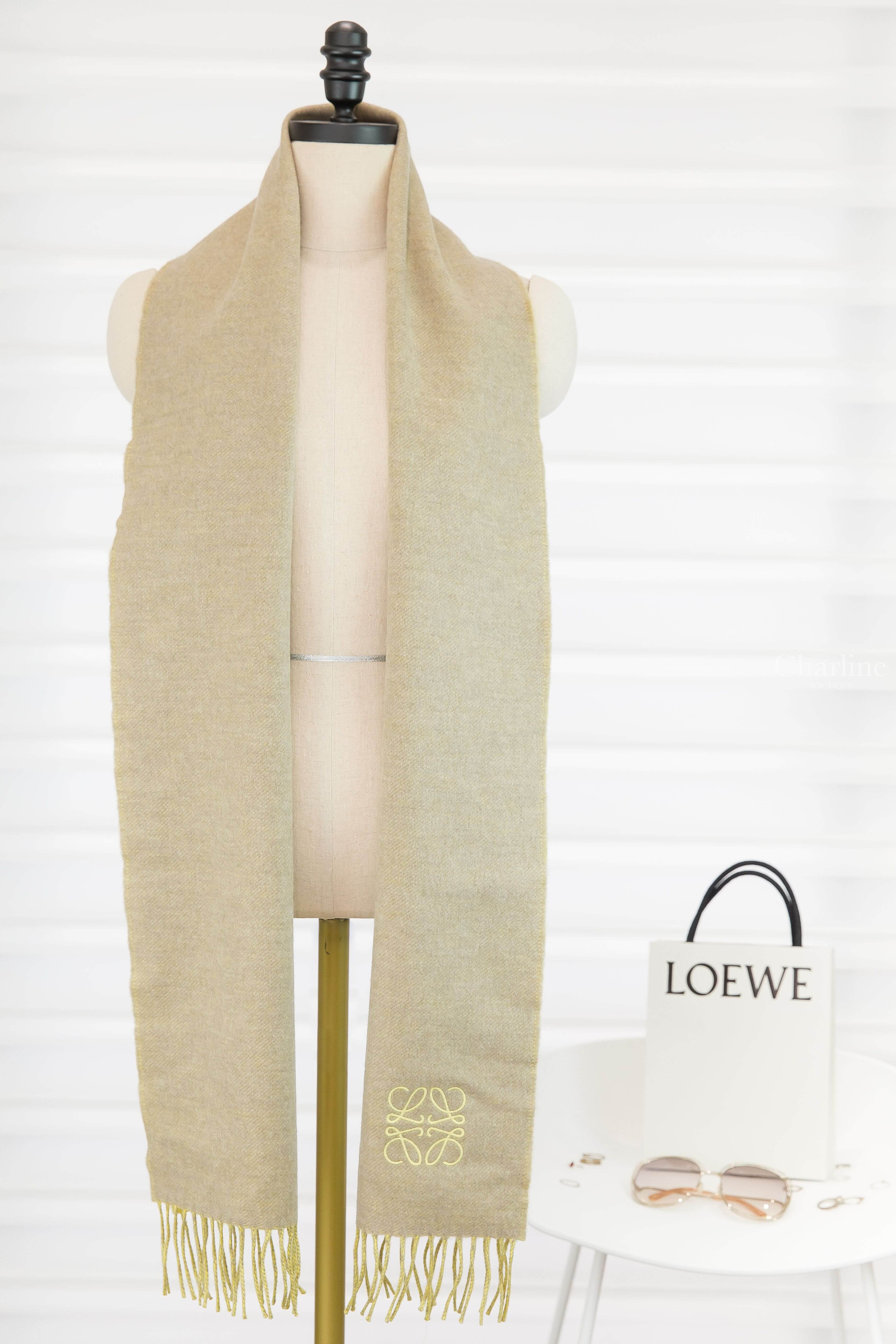 Loewe Bicolour Scarf In Wool And Cashmere 黃色/淺褐色刺繡Logo雙面喀什米爾混羊毛流蘇圍巾-Charline Boutique 精品代購