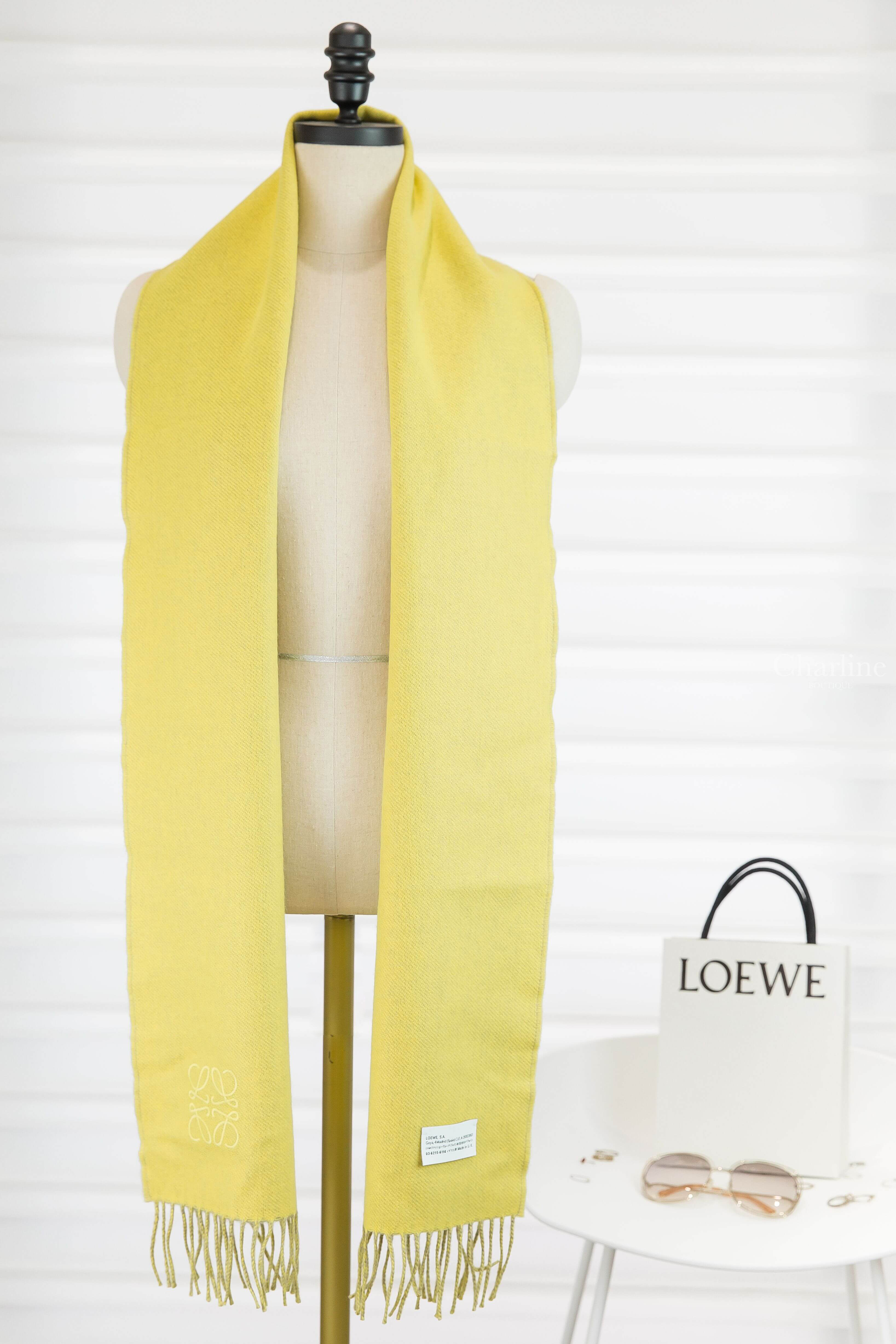 Loewe Bicolour Scarf In Wool And Cashmere 黃色/淺褐色刺繡Logo雙面喀什米爾混羊毛流蘇圍巾-Charline Boutique 精品代購