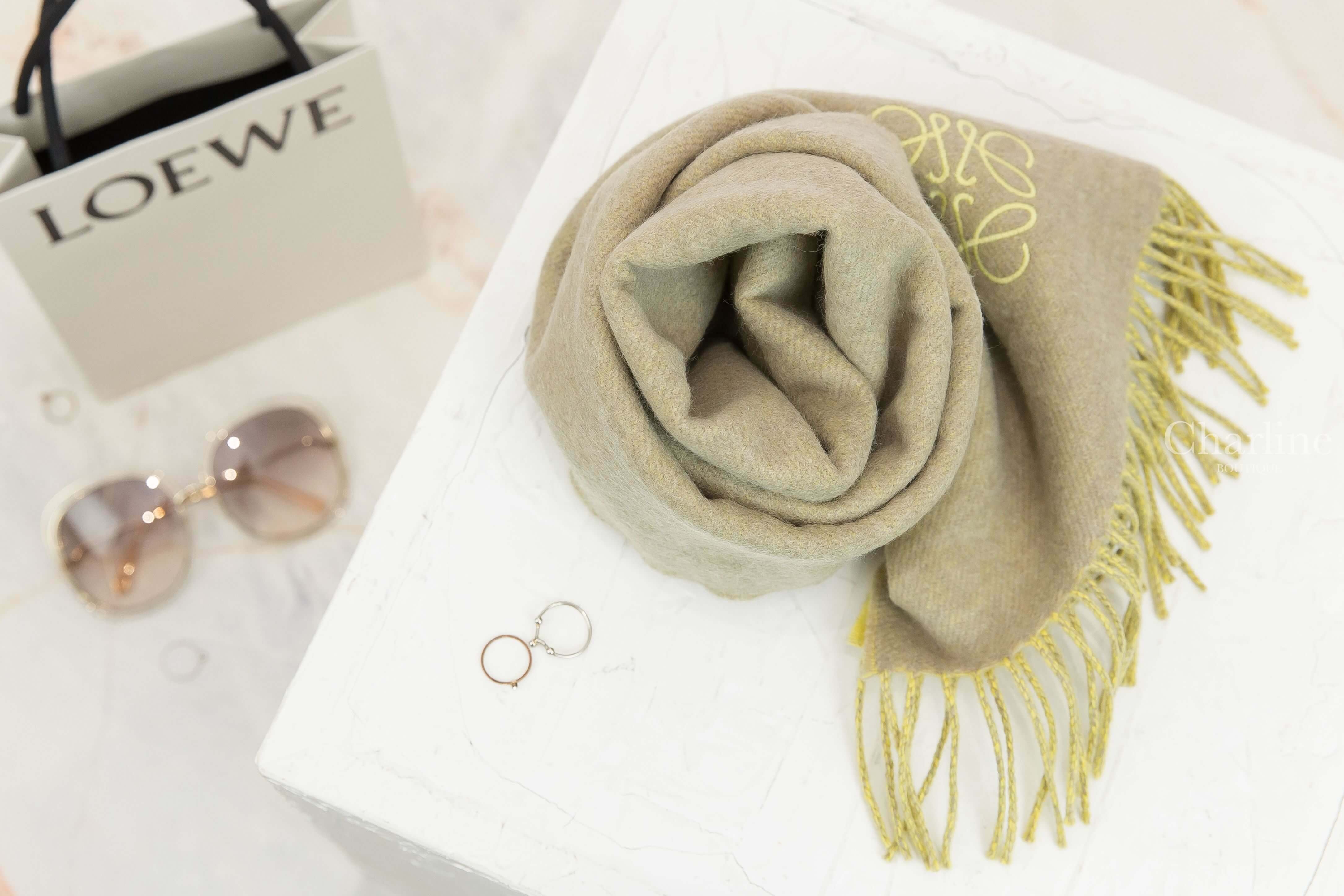Loewe Bicolour Scarf In Wool And Cashmere 黃色/淺褐色刺繡Logo雙面喀什米爾混羊毛流蘇圍巾-Charline Boutique 精品代購