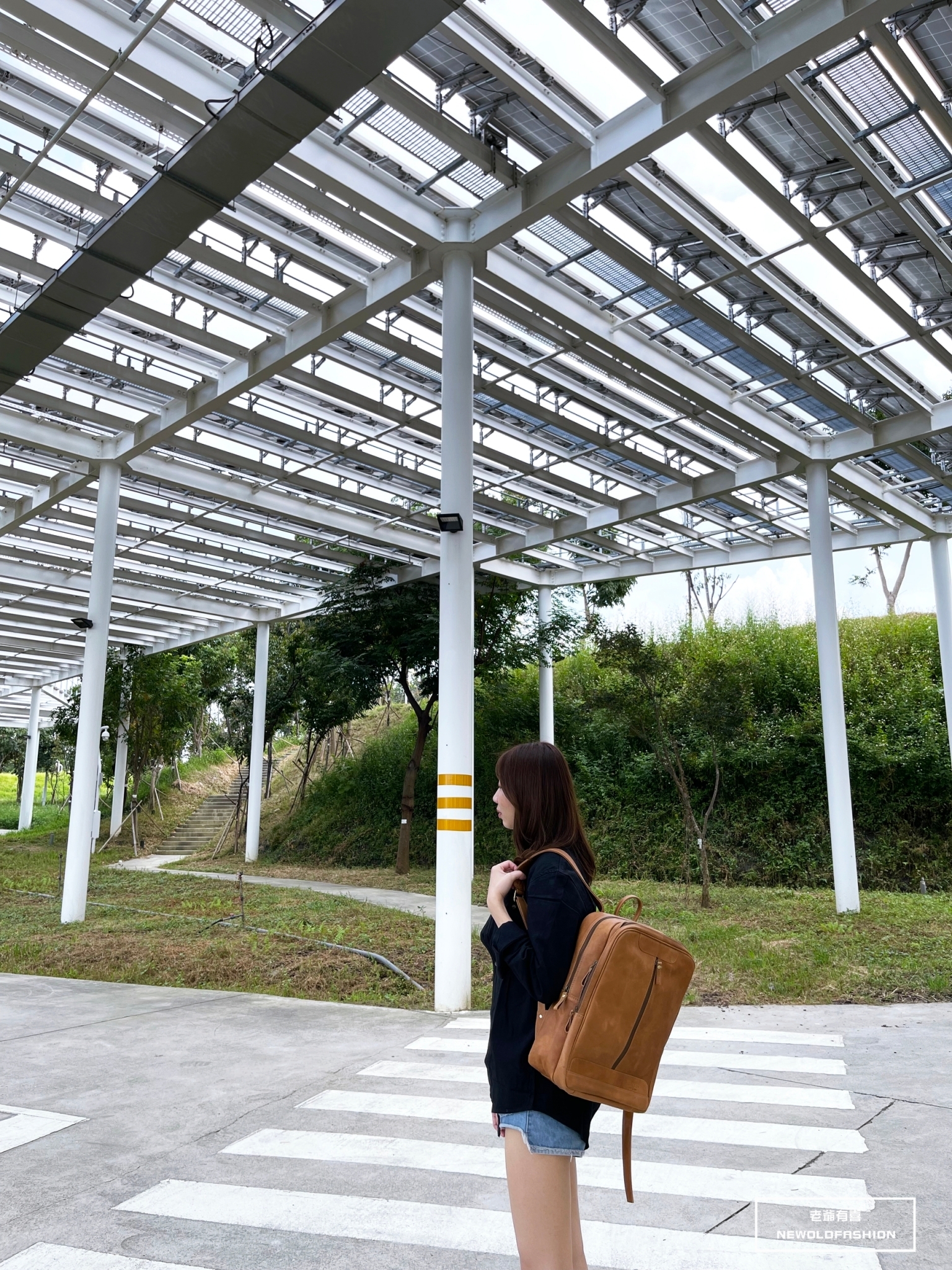 型男真皮復古後背包