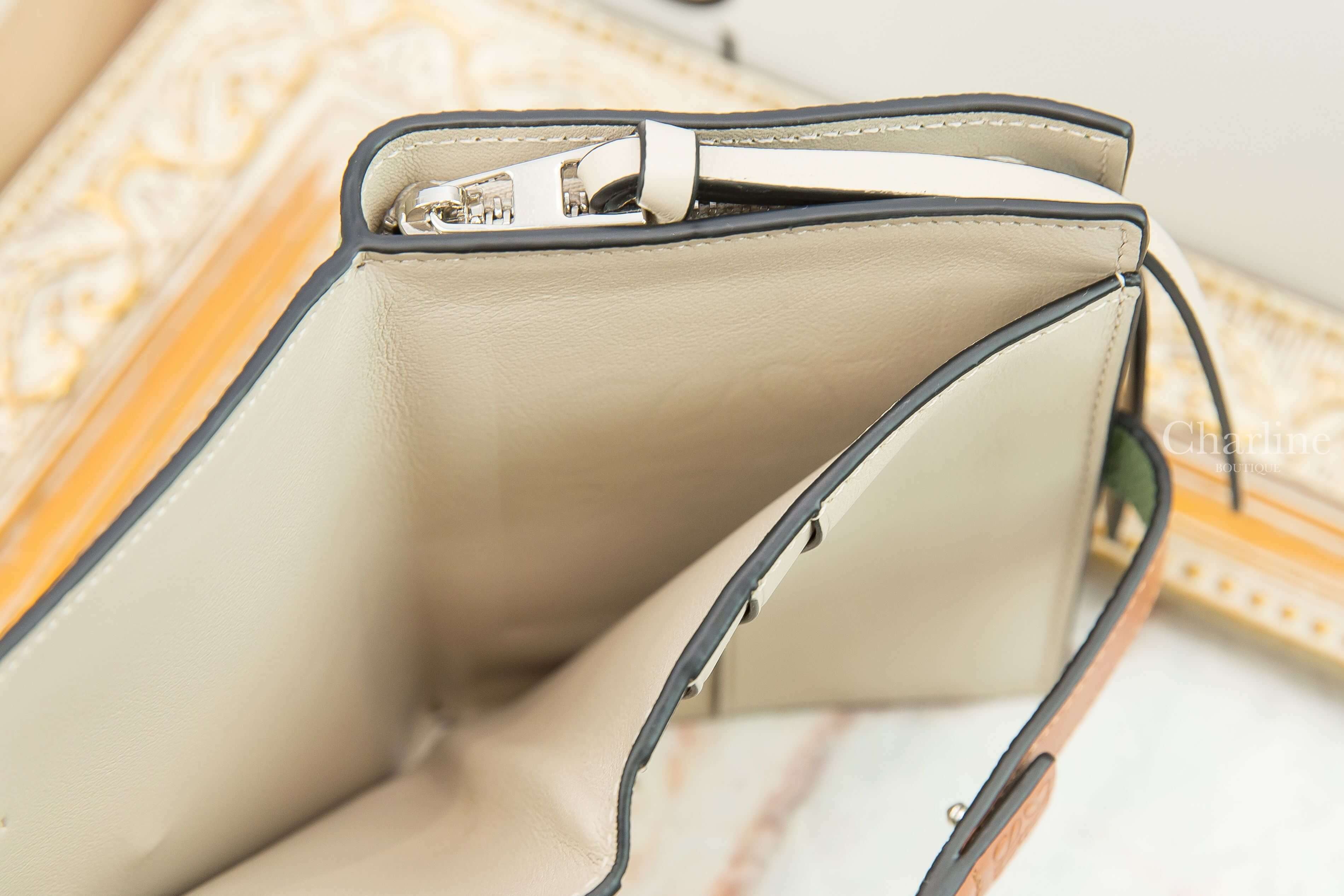 Loewe Compact Zip Wallet In Soft Grained Calfskin 迷迭香綠拼棕褐色小牛皮釦式拉鍊零錢短夾-Charline Boutique 精品代購