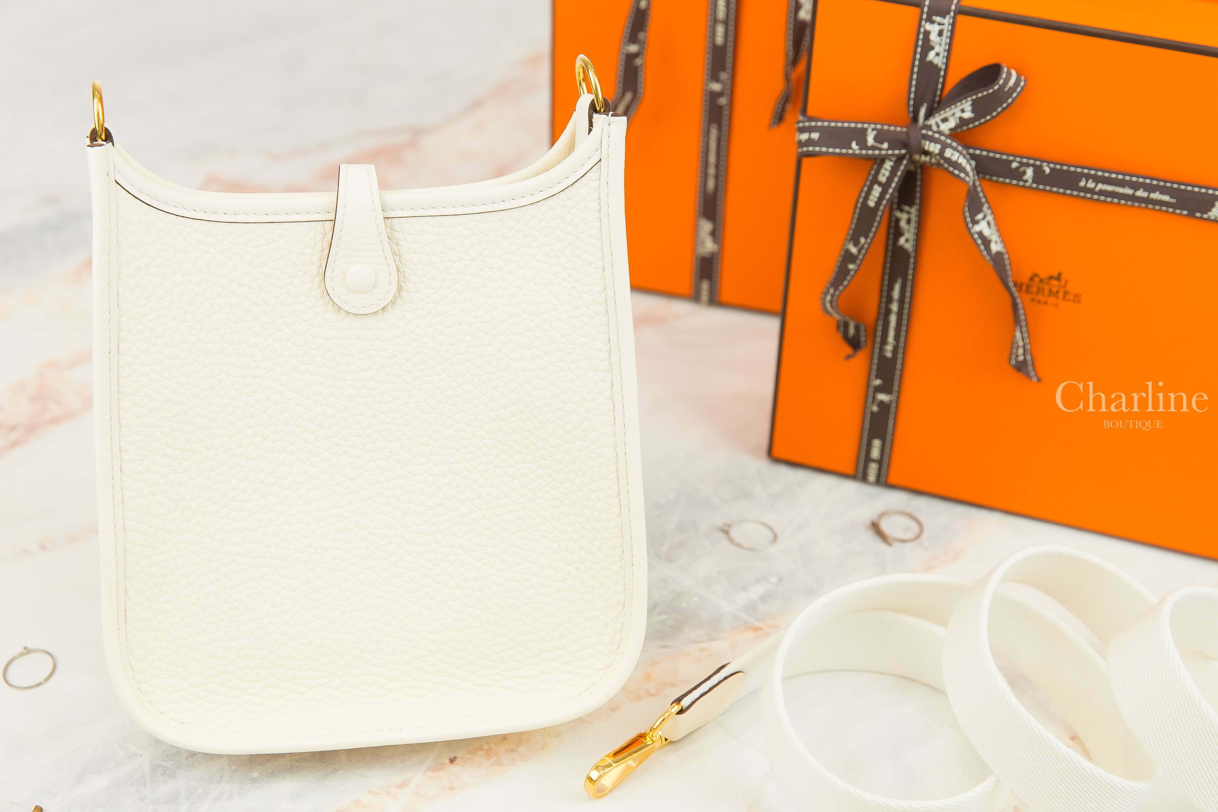 Hermès Evelyne TPM 16cm I2 Nata Taurillon Clemence Z刻奶油白金釦白色背帶簍空洞洞肩背包-Charline Boutique 精品代購
