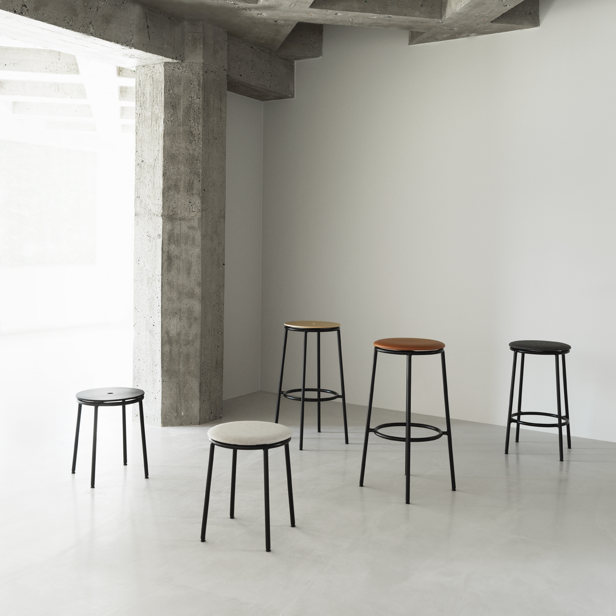 圓圈 / 椅凳 - 包覆椅面 by normann Copenhagen