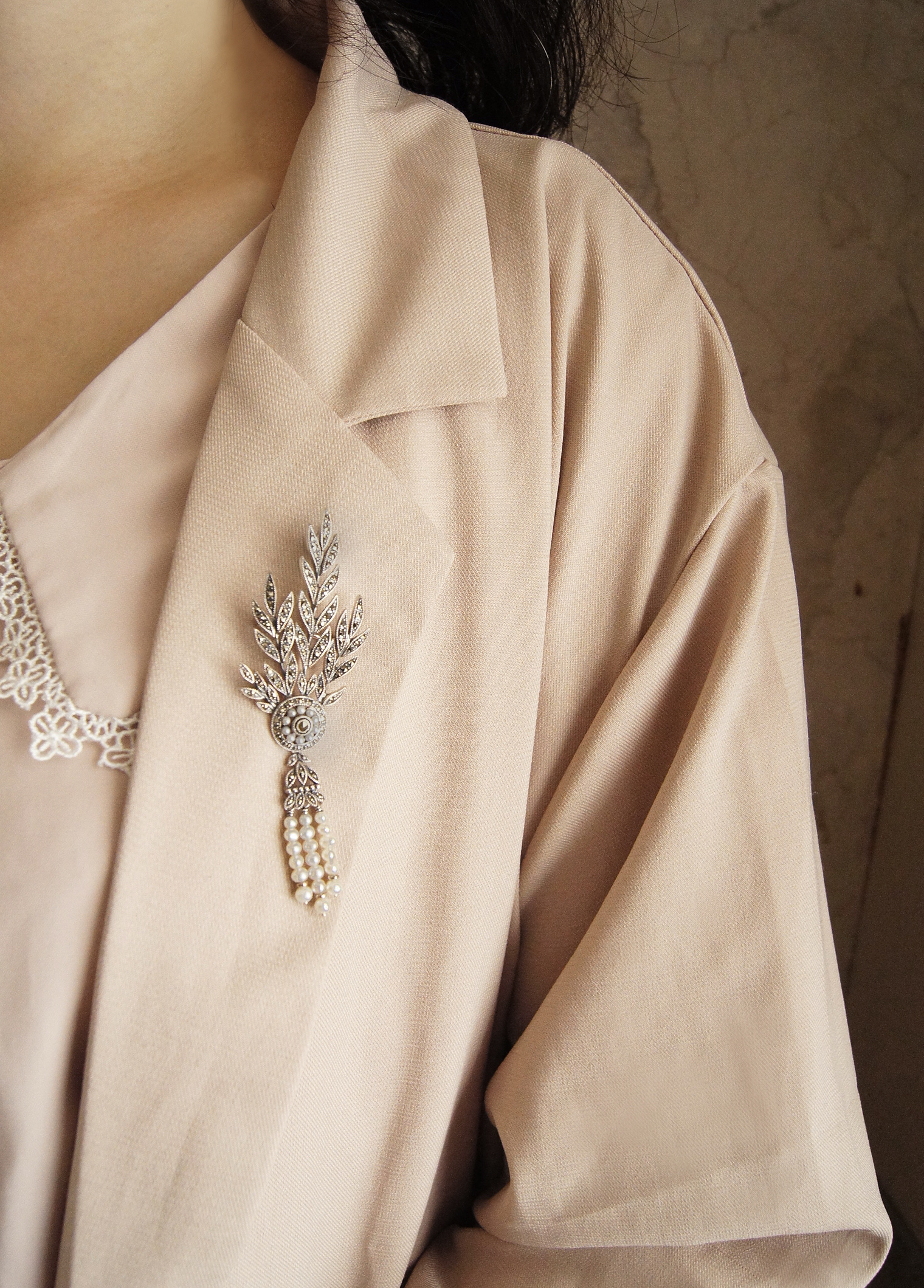 古典珍珠流蘇胸針