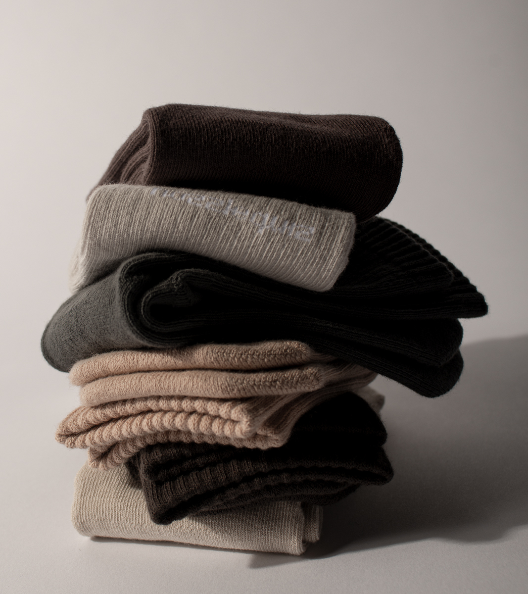 台灣設計配件品牌nozzle quiz 2021推出Essential系列新色秋冬組｜輕盈 素色 基本款 襪子
