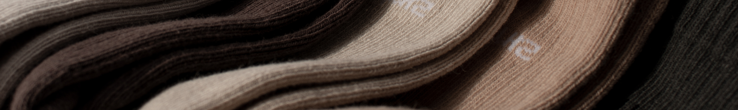 台灣設計配件品牌nozzle quiz 2021推出Essential系列新色秋冬組｜輕盈 素色 基本款 襪子